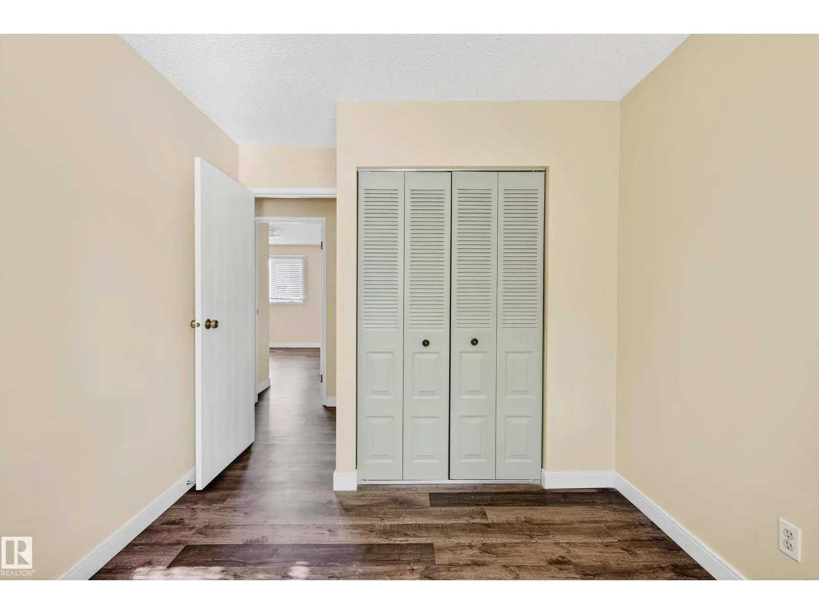 #19 3115 119 ST NW