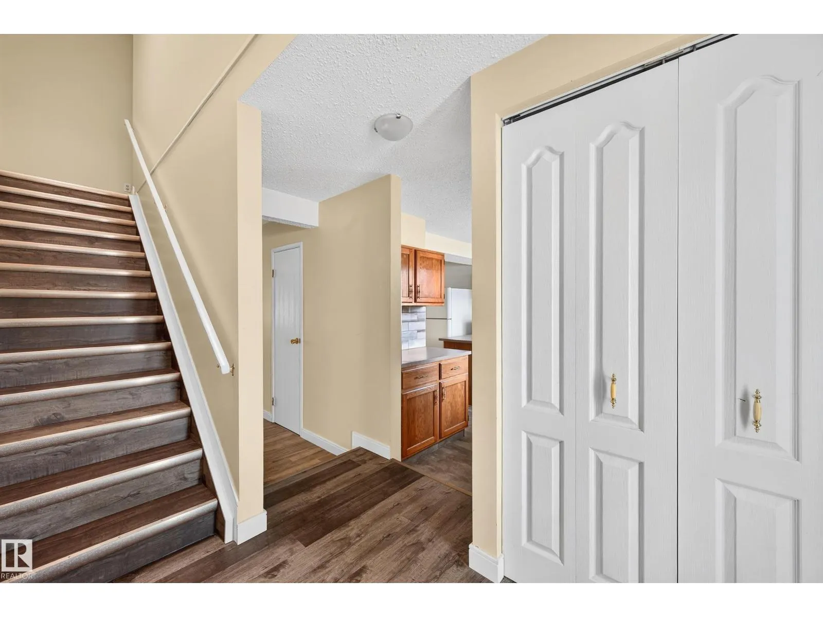 #19 3115 119 ST NW