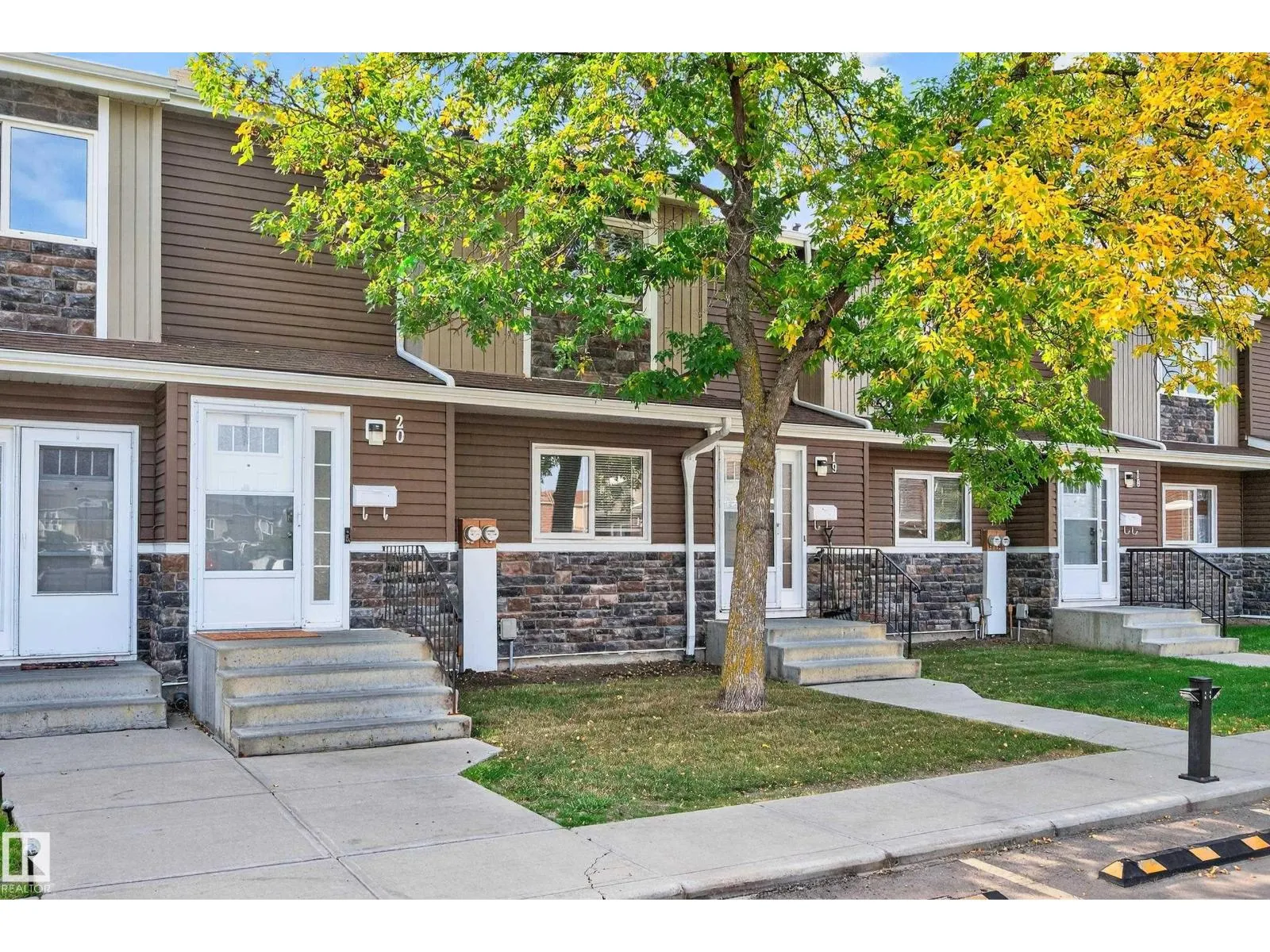 #19 3115 119 ST NW