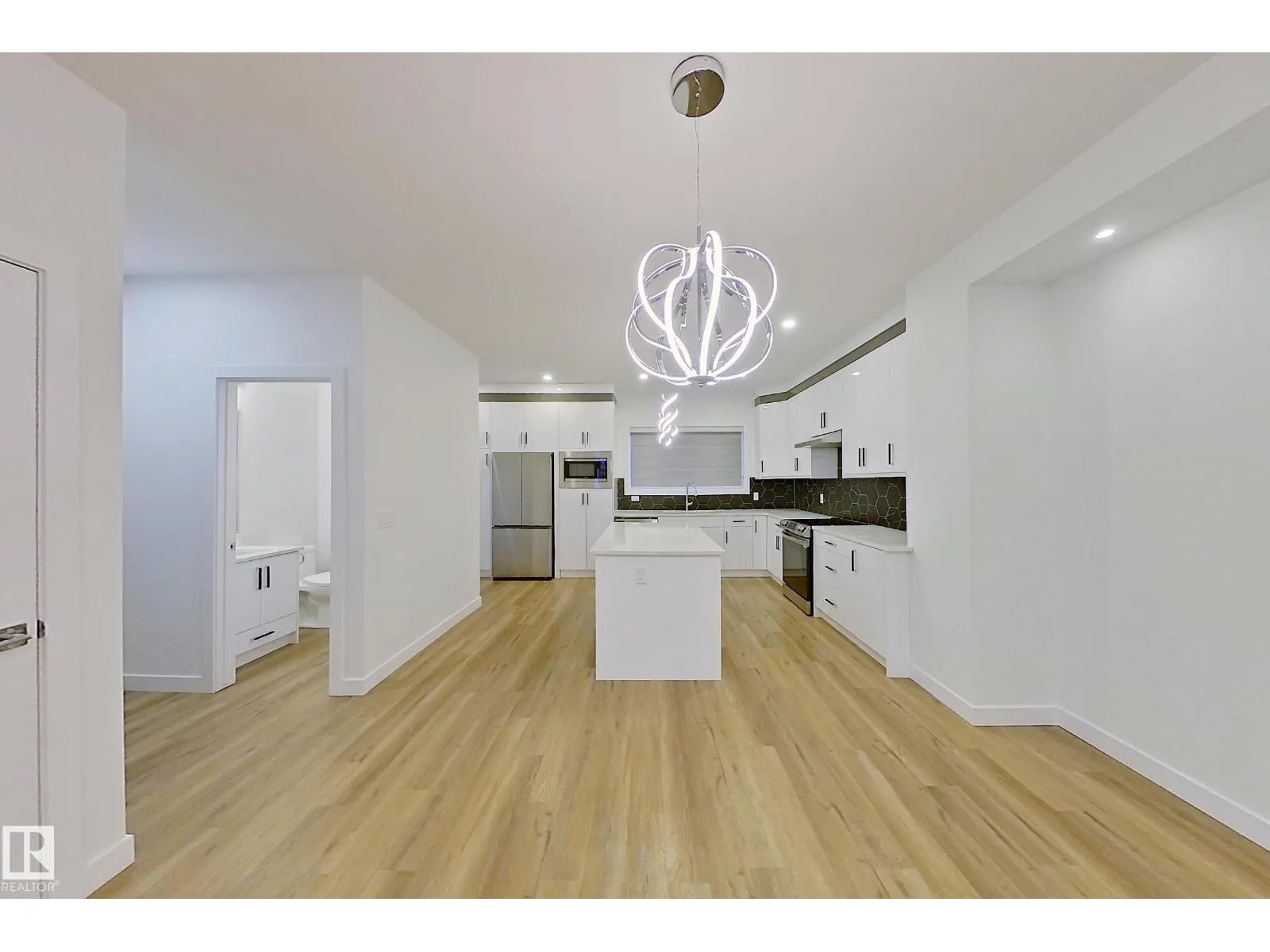 #28 10 SALISBURY WY