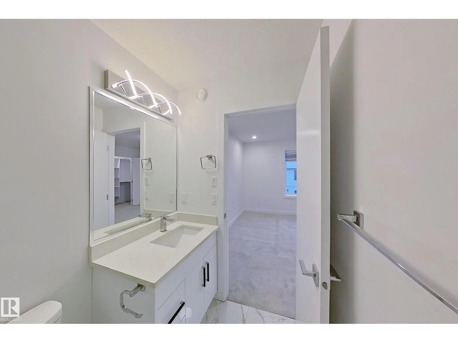 #28 10 SALISBURY WY