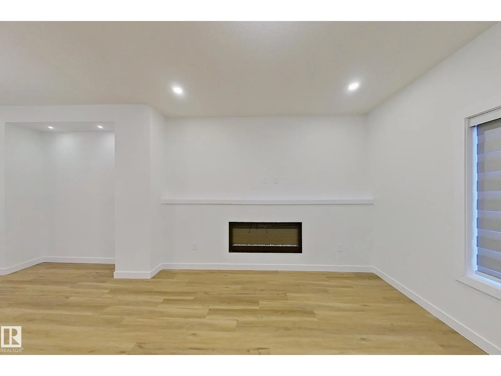 #28 10 SALISBURY WY