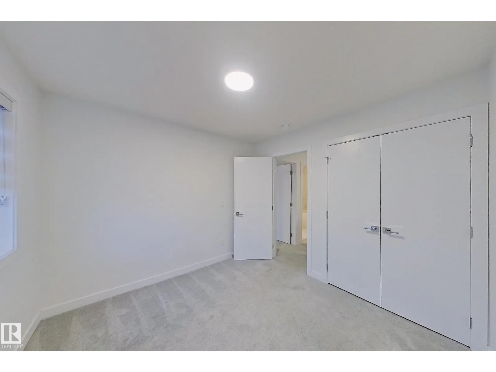 #28 10 SALISBURY WY
