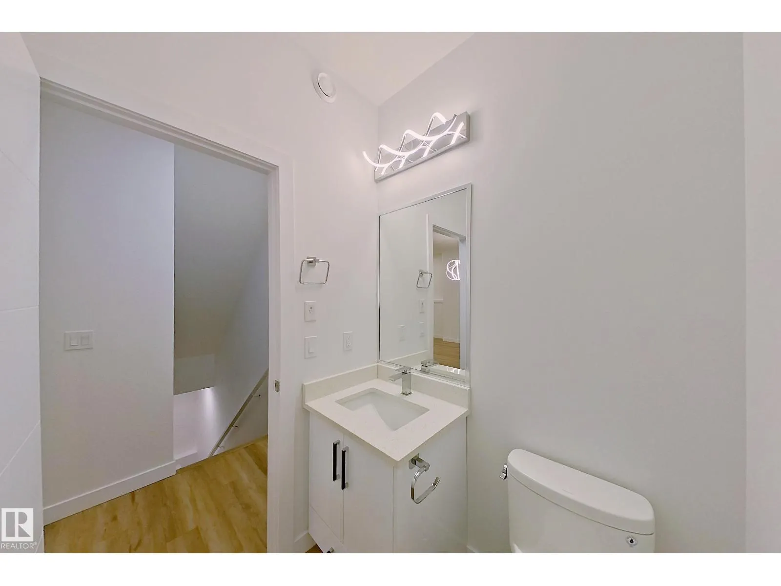 #28 10 SALISBURY WY
