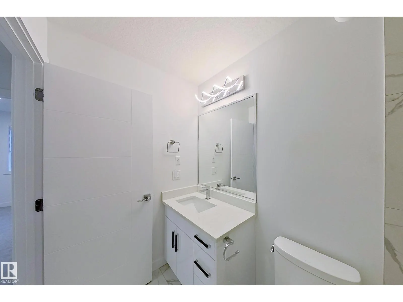#28 10 SALISBURY WY