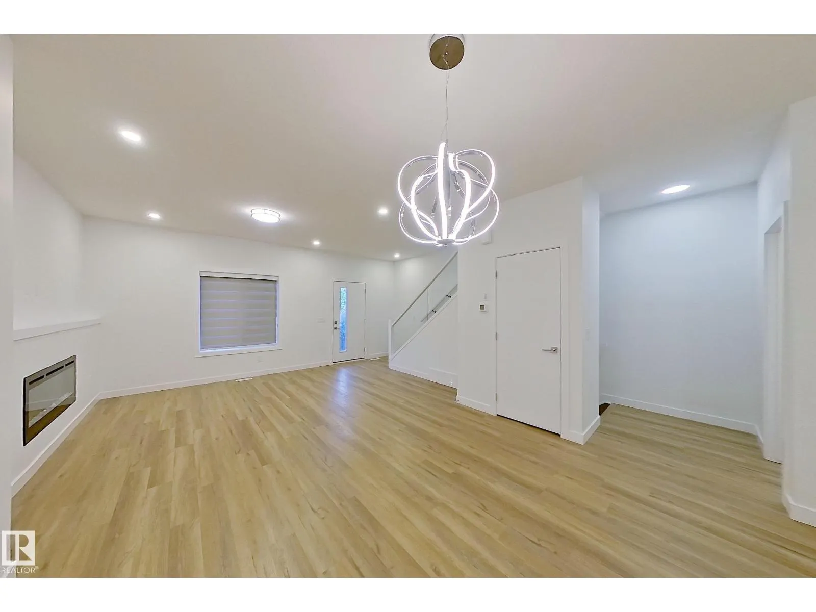 #28 10 SALISBURY WY