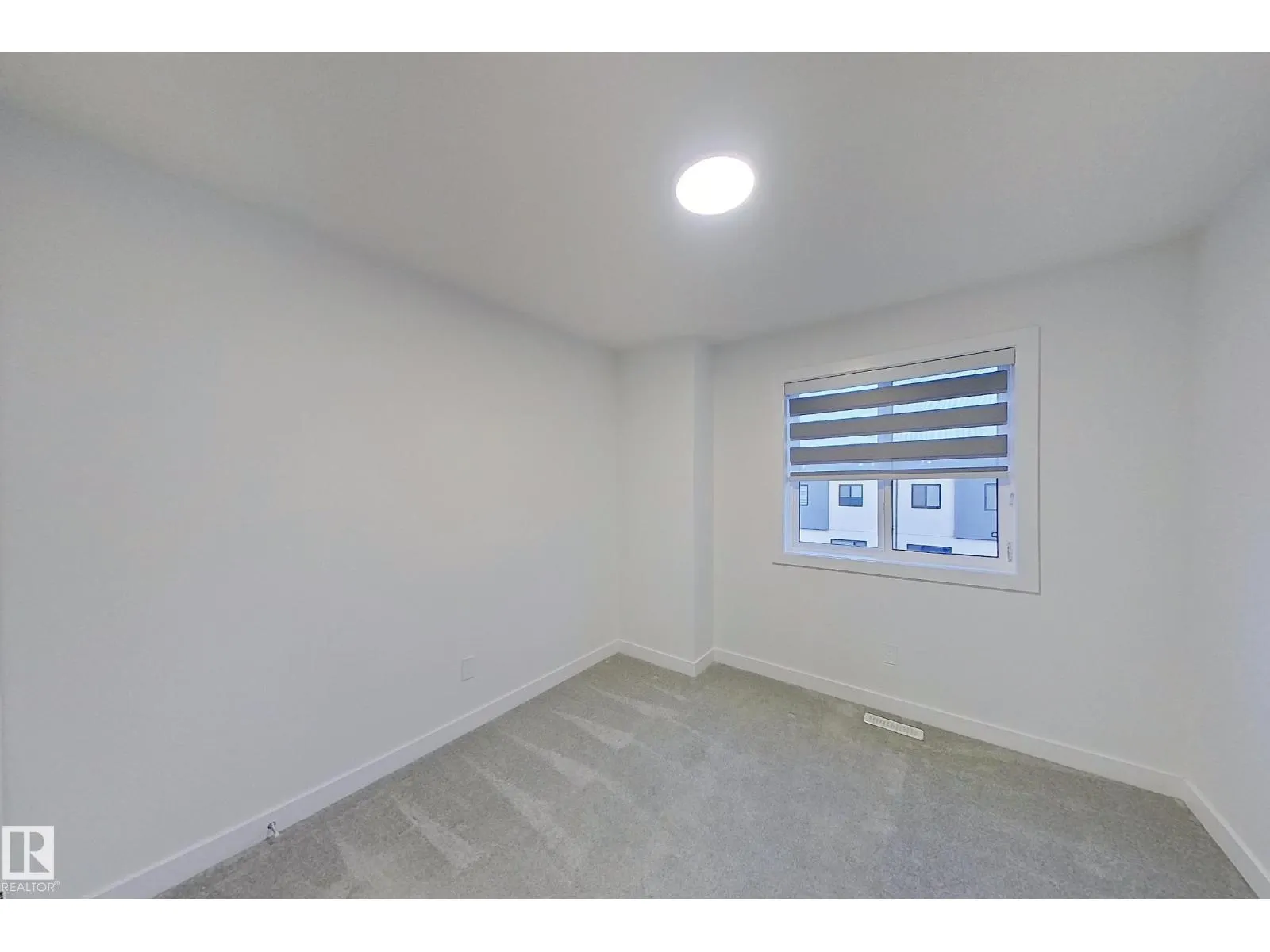 #28 10 SALISBURY WY