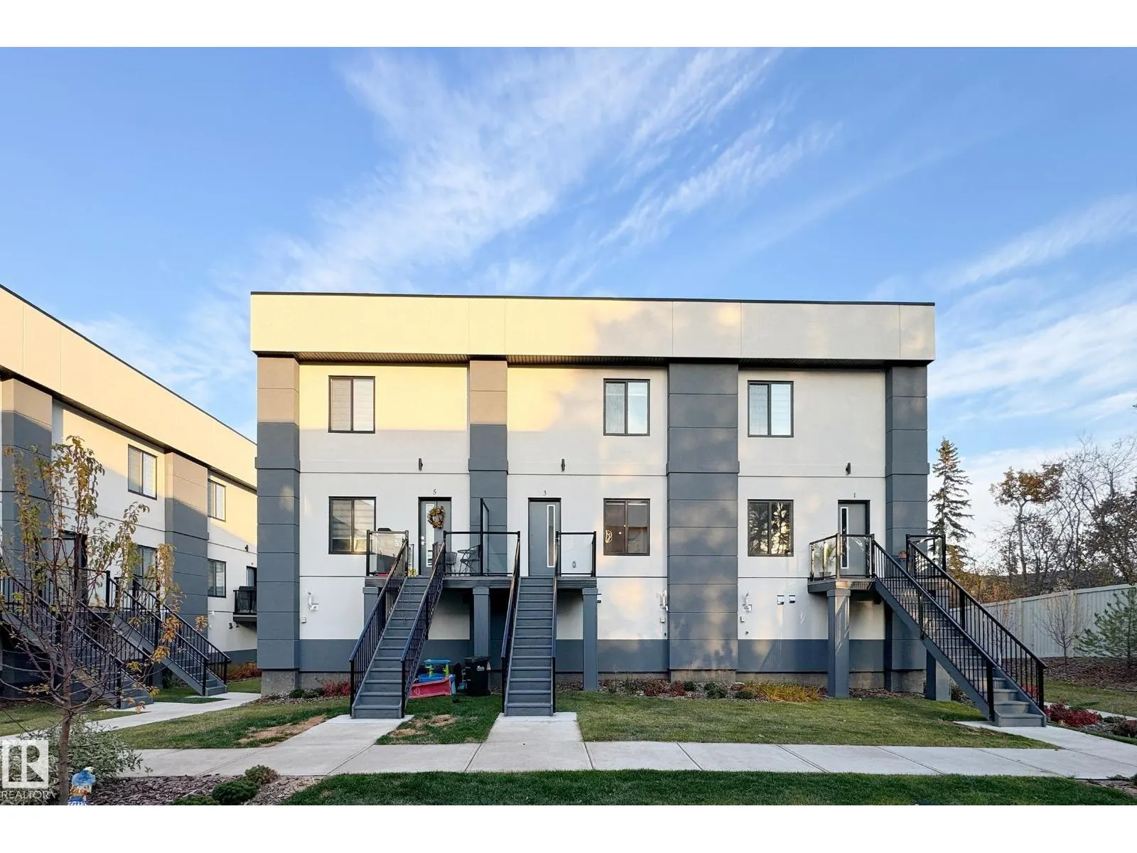 #28 10 SALISBURY WY
