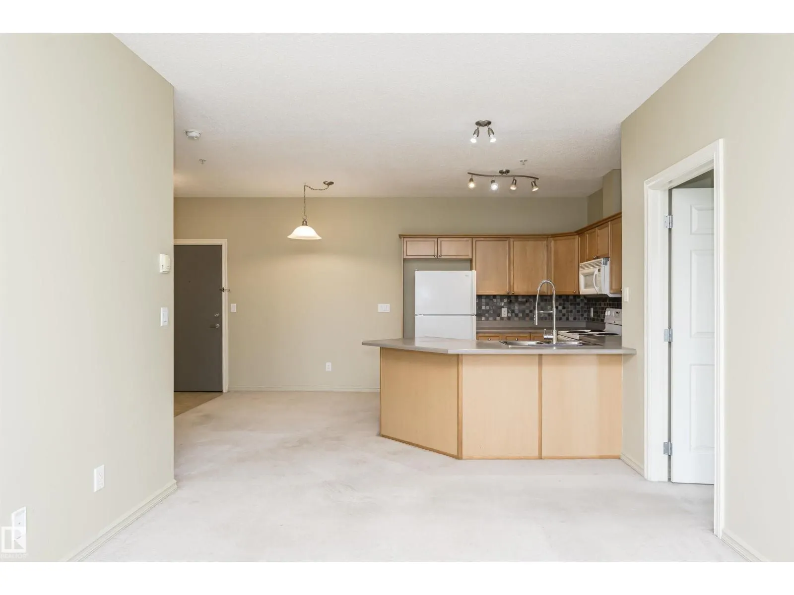 #315 226 MACEWAN RD SW
