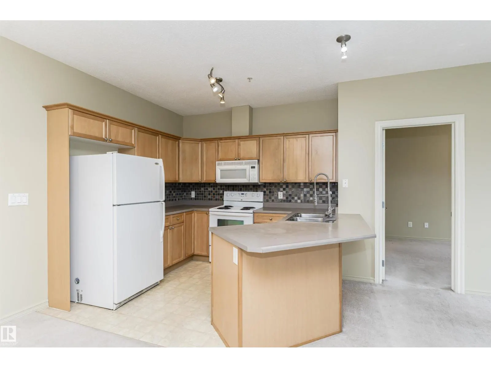 #315 226 MACEWAN RD SW