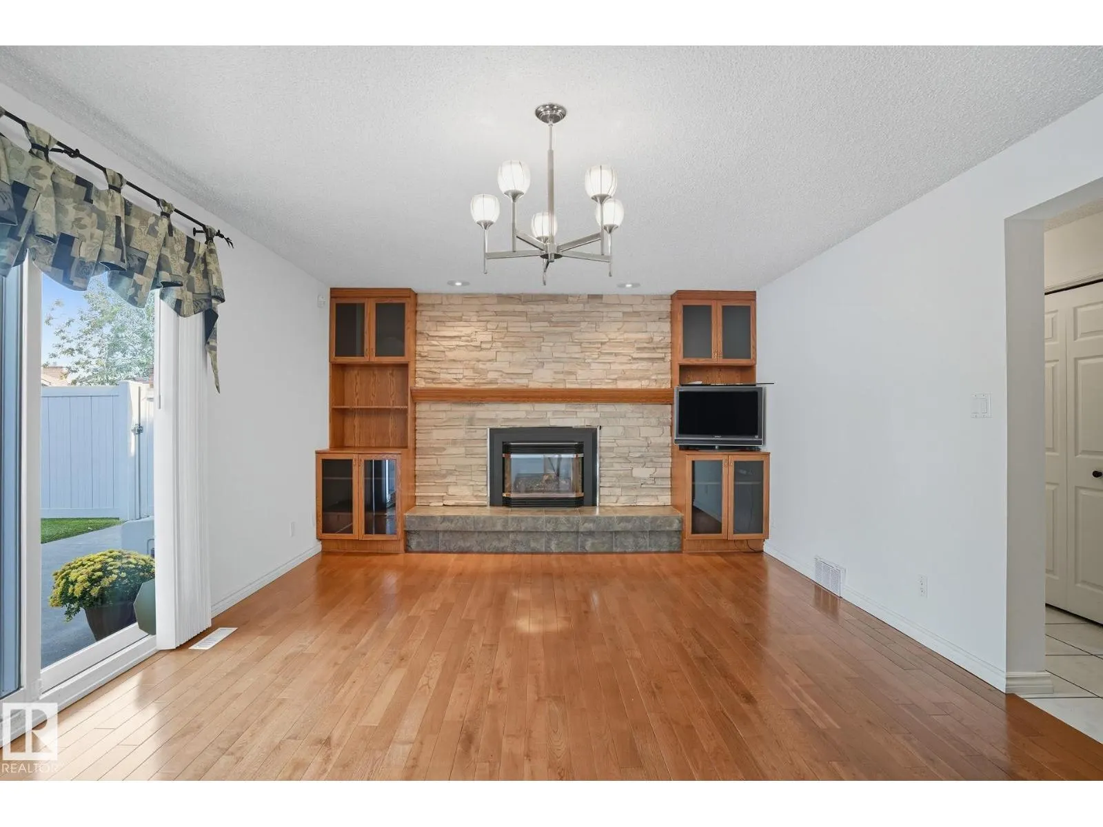 10430 31A AV NW
