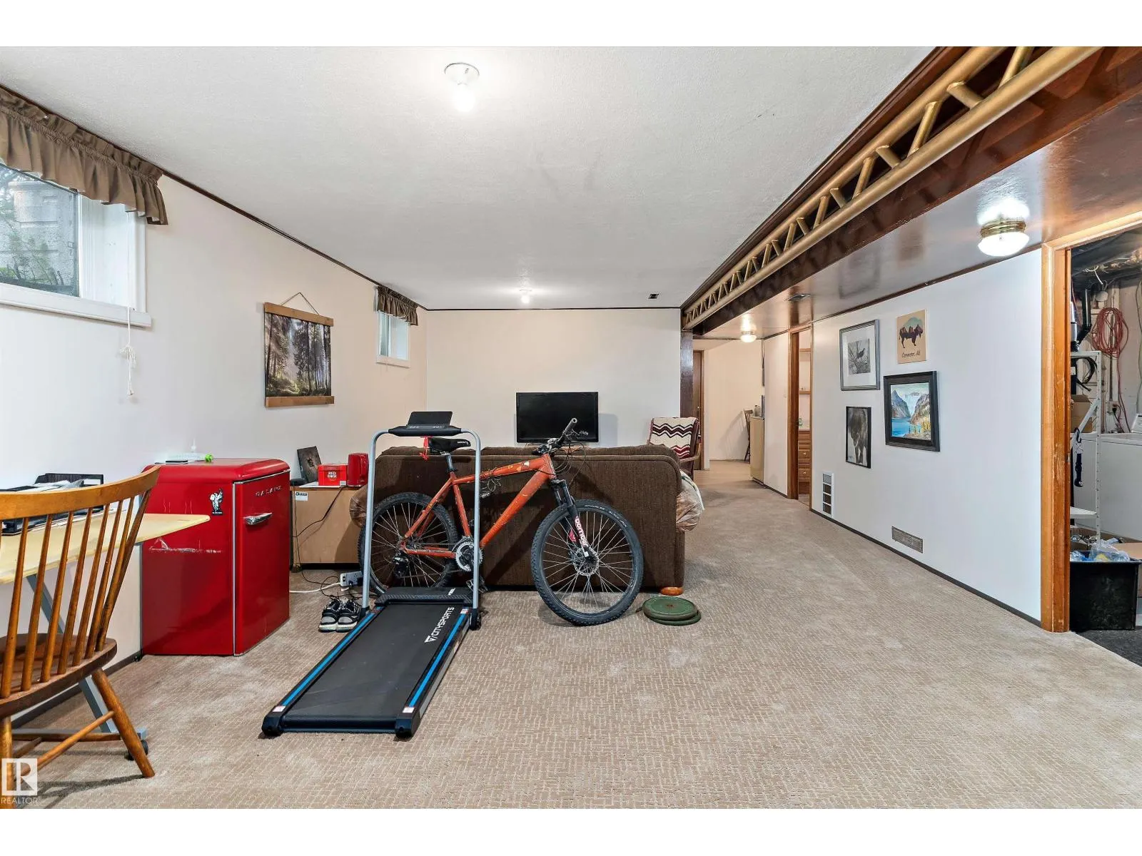 11015 152 ST NW