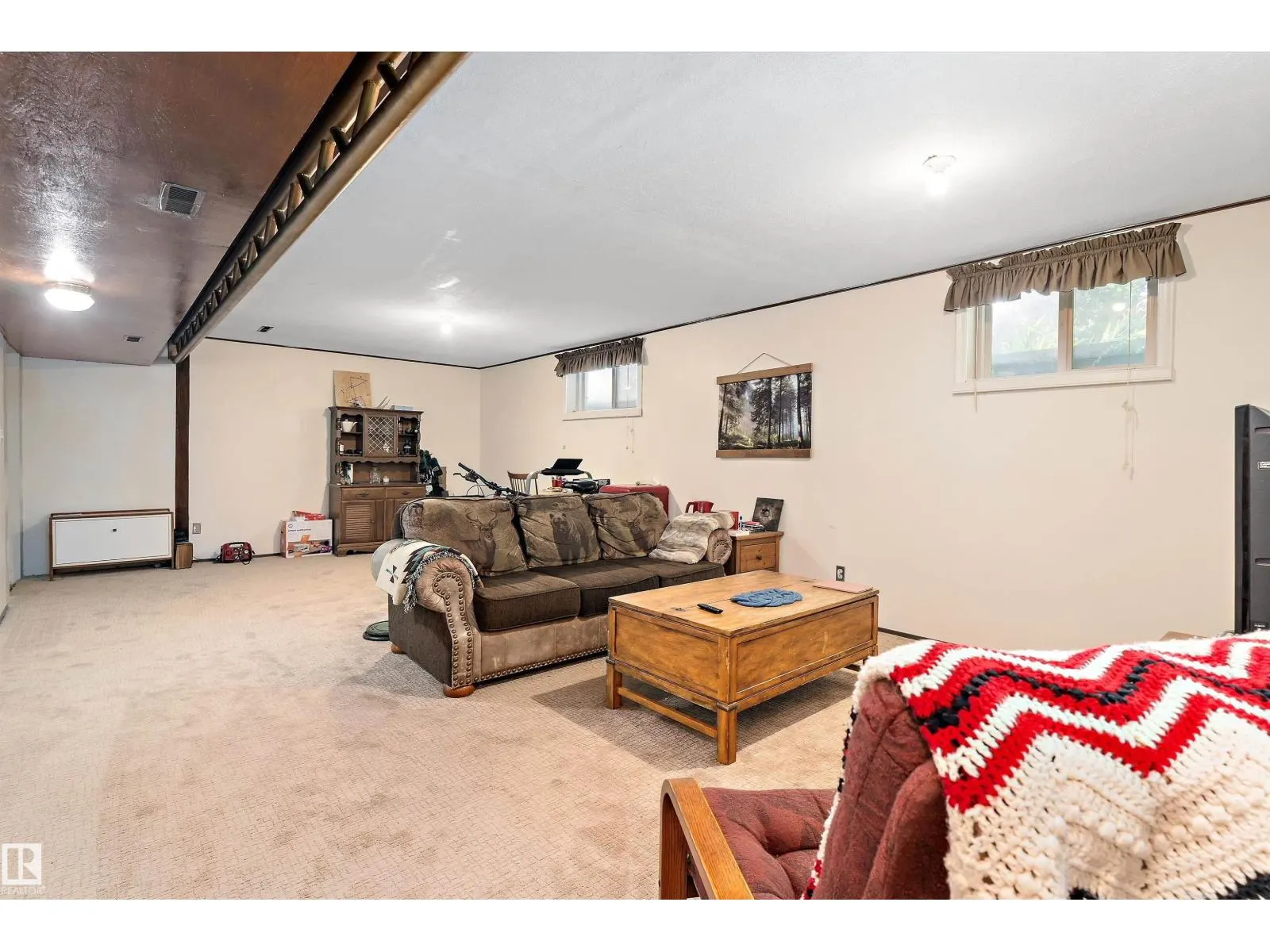 11015 152 ST NW