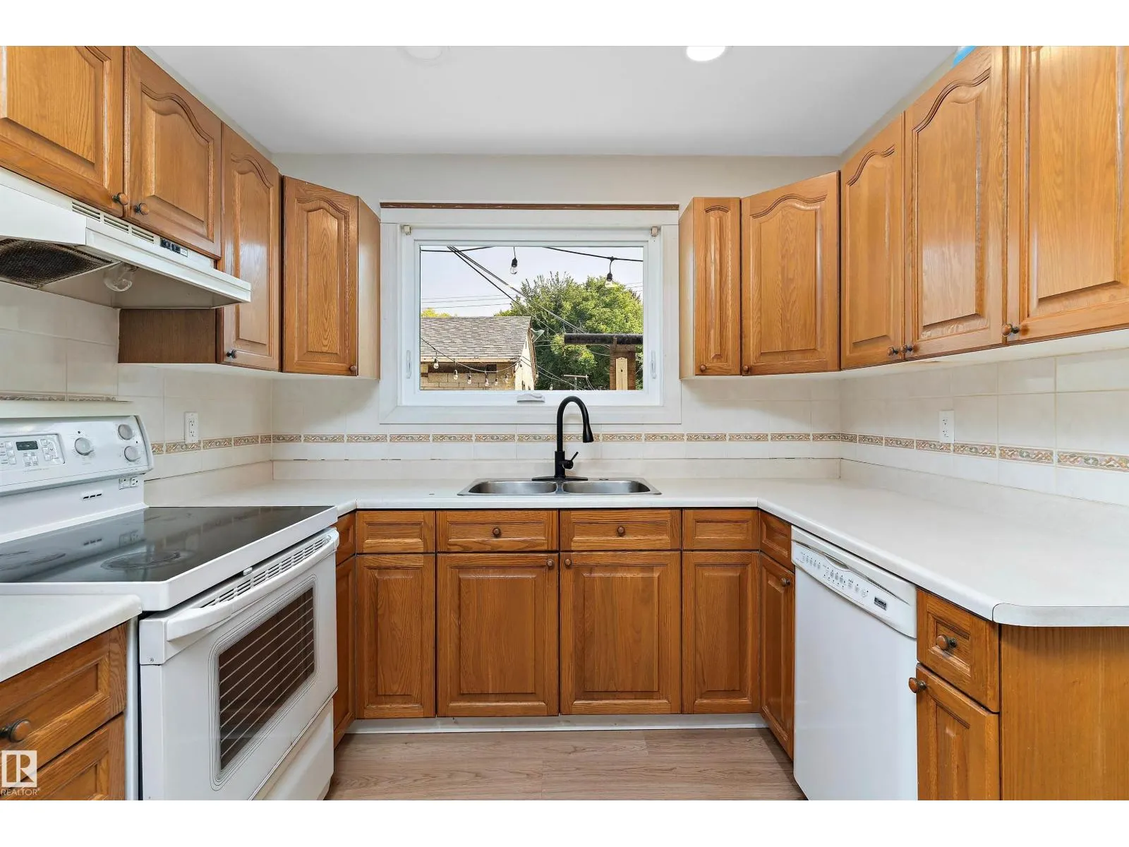 11015 152 ST NW