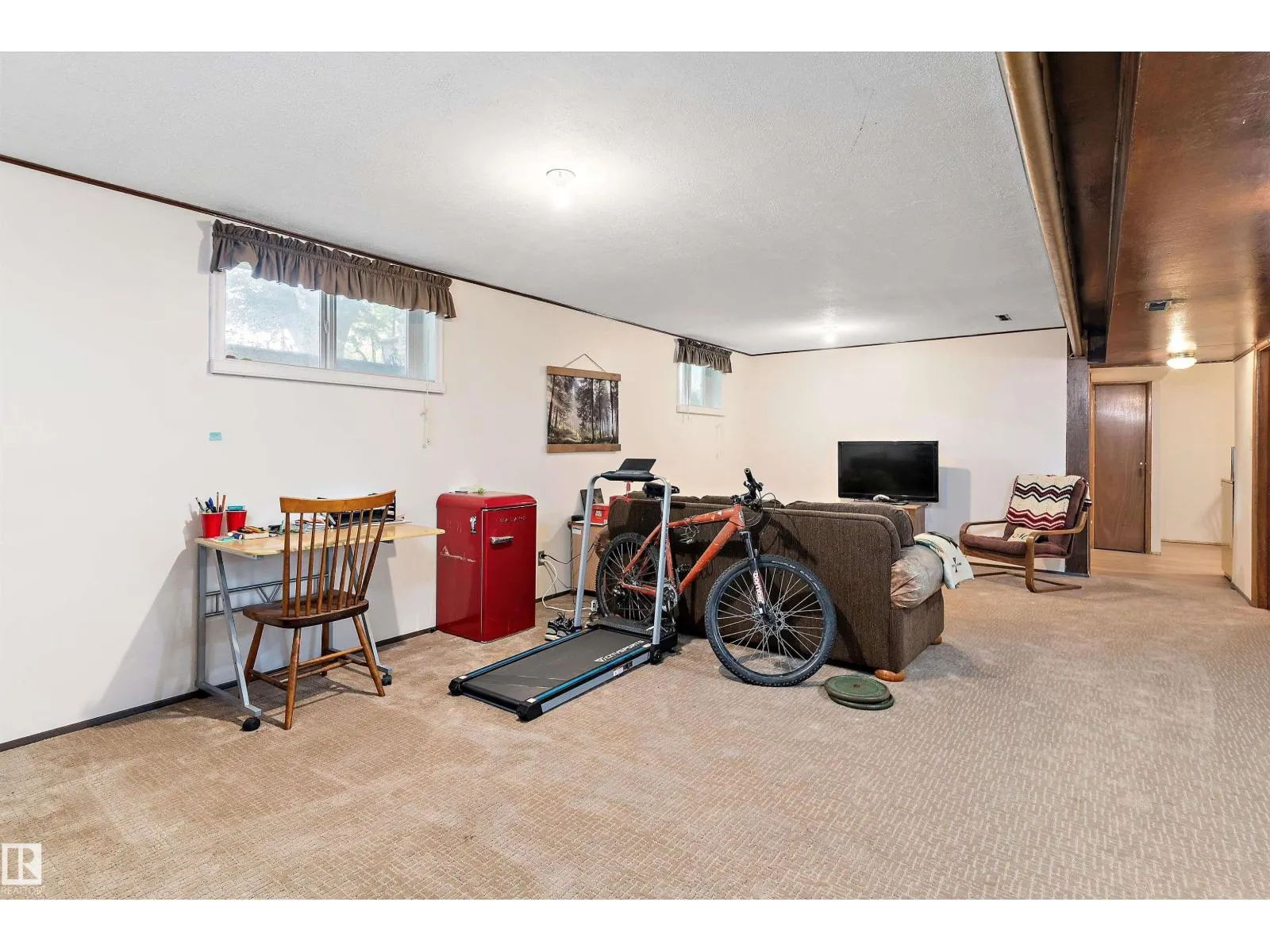 11015 152 ST NW