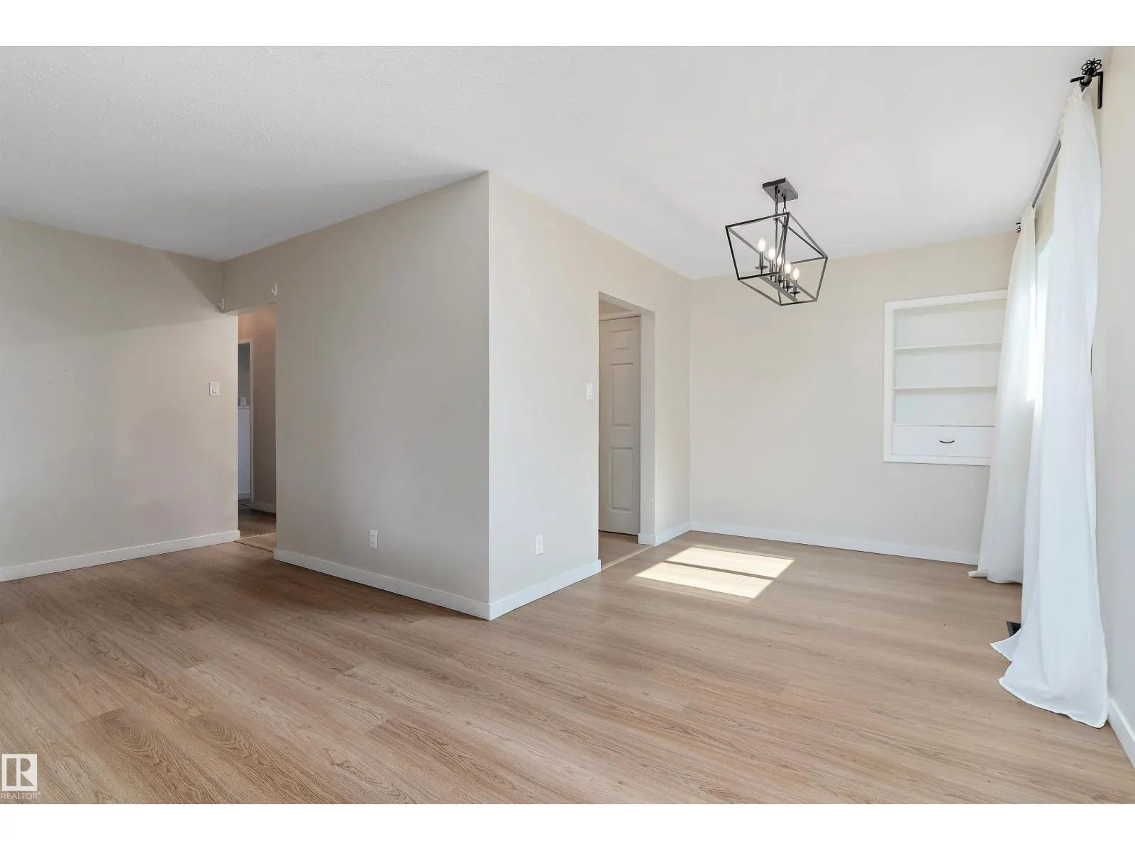 11015 152 ST NW