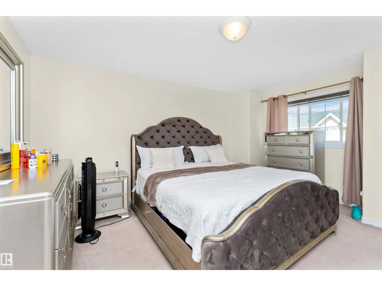 #22 2419 133 AV NW