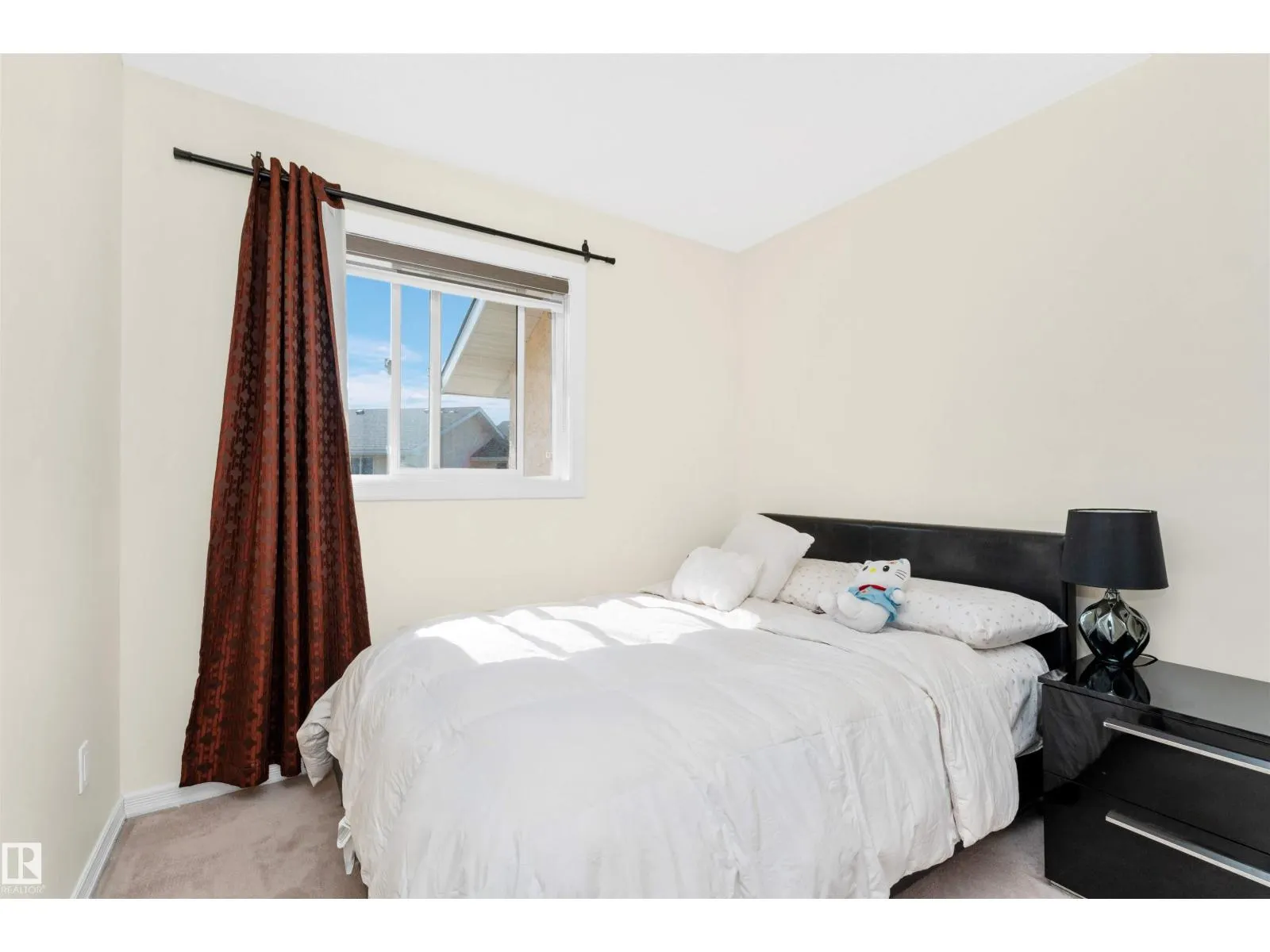 #22 2419 133 AV NW