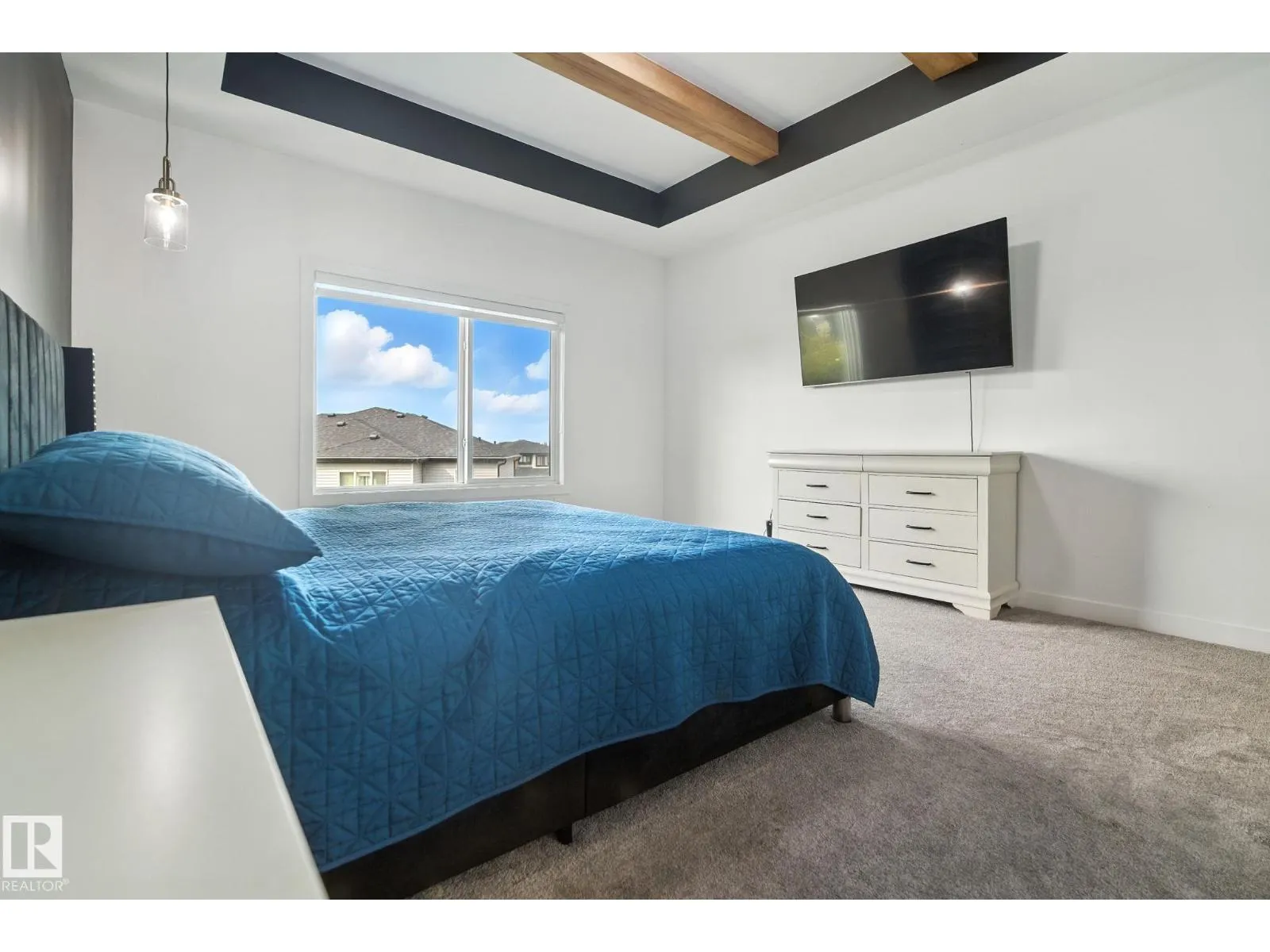 50 GRASSVIEW CR