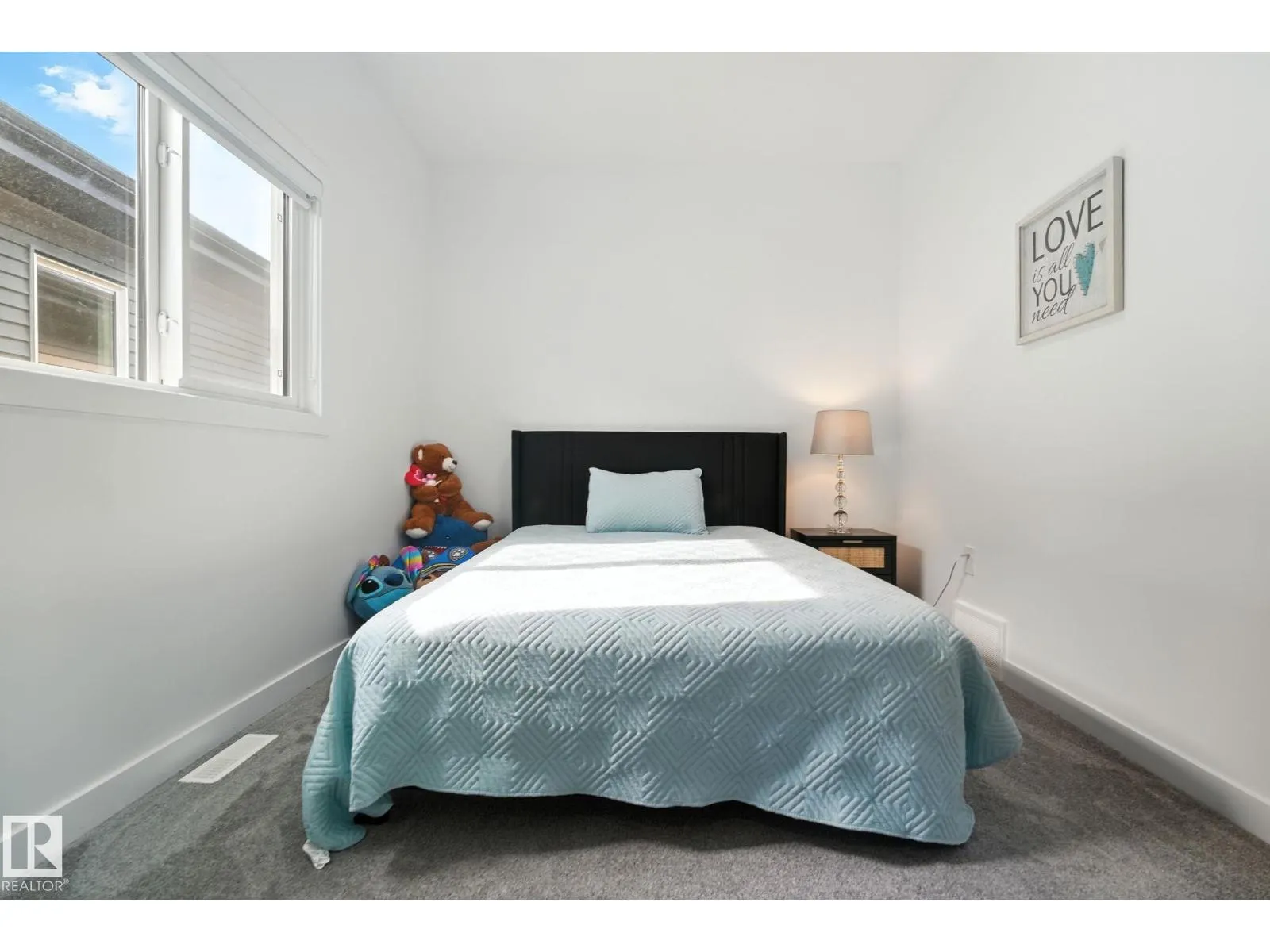 50 GRASSVIEW CR