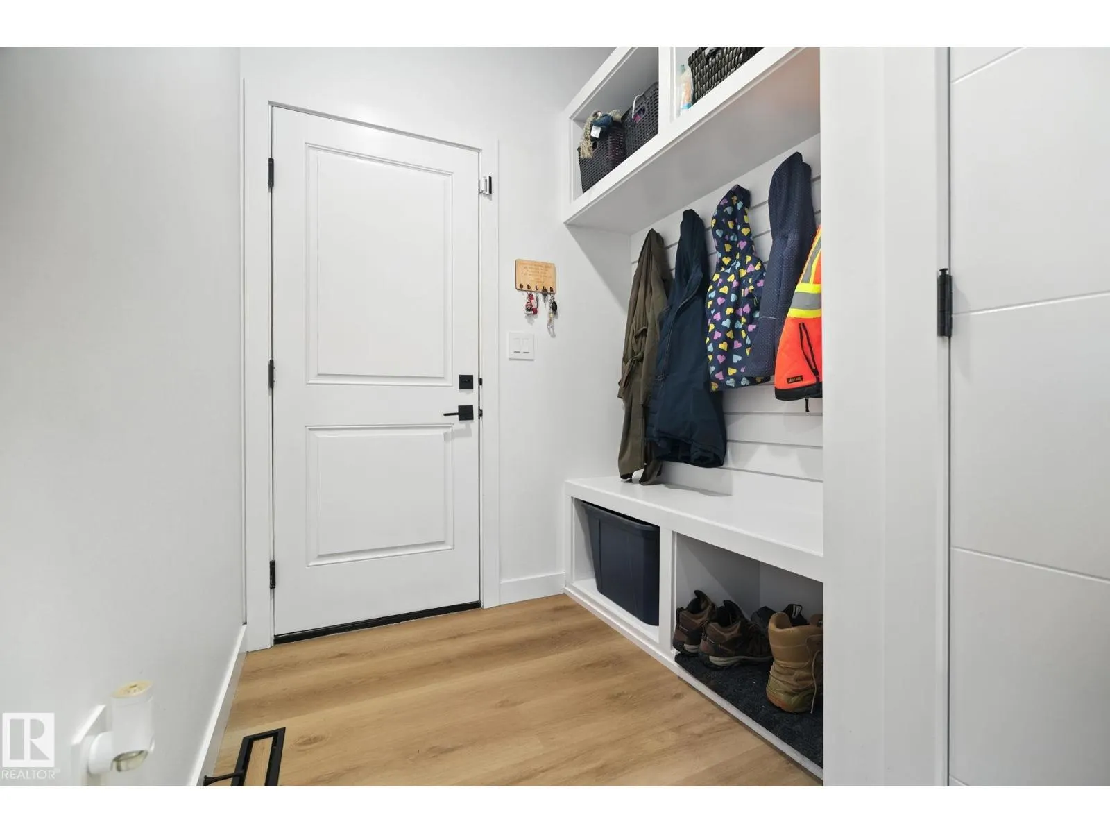 50 GRASSVIEW CR