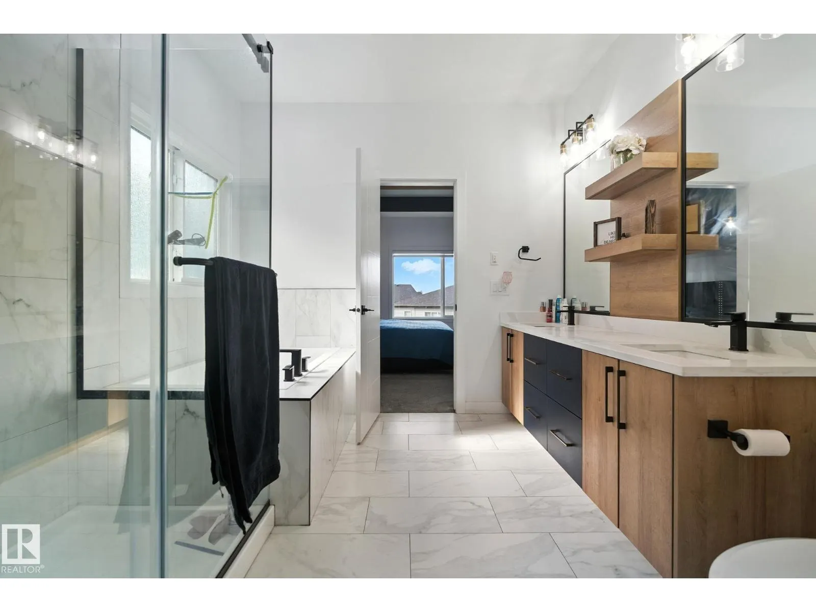 50 GRASSVIEW CR