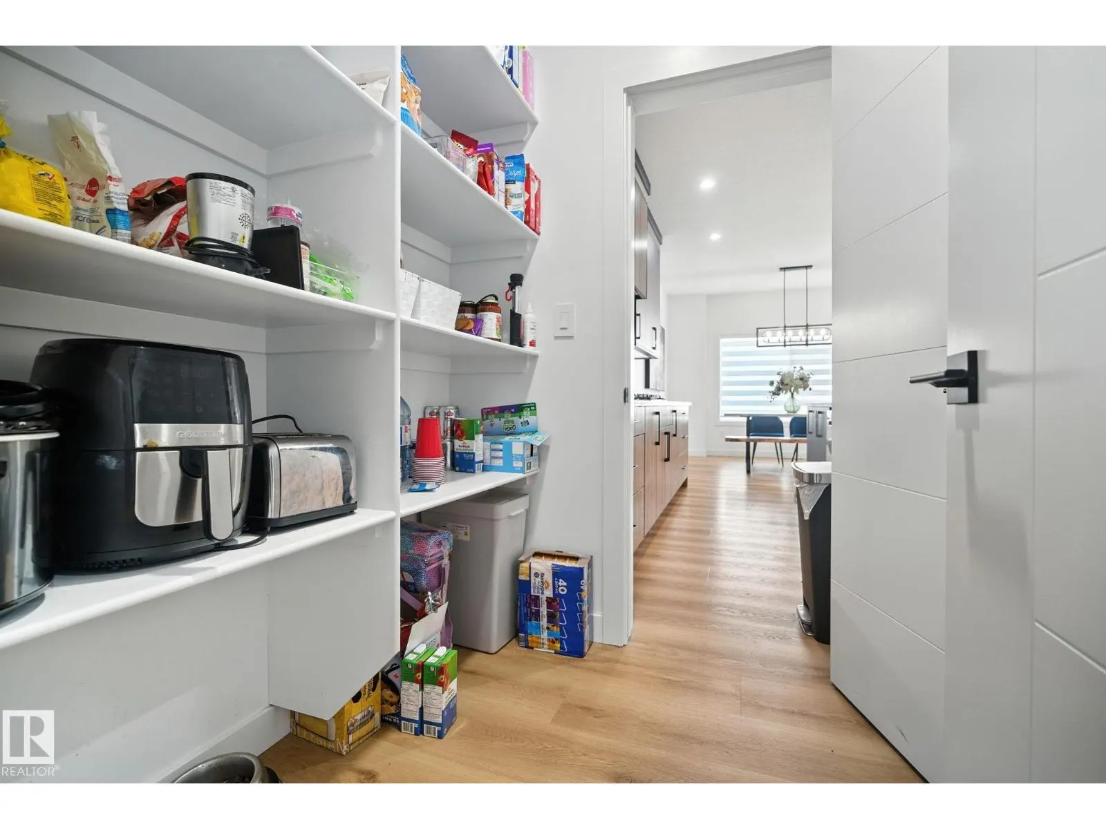 50 GRASSVIEW CR
