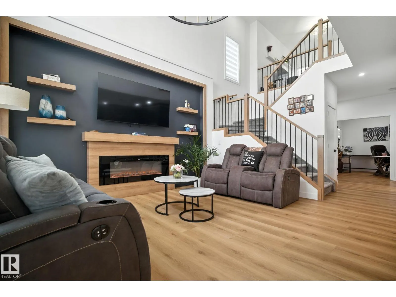50 GRASSVIEW CR