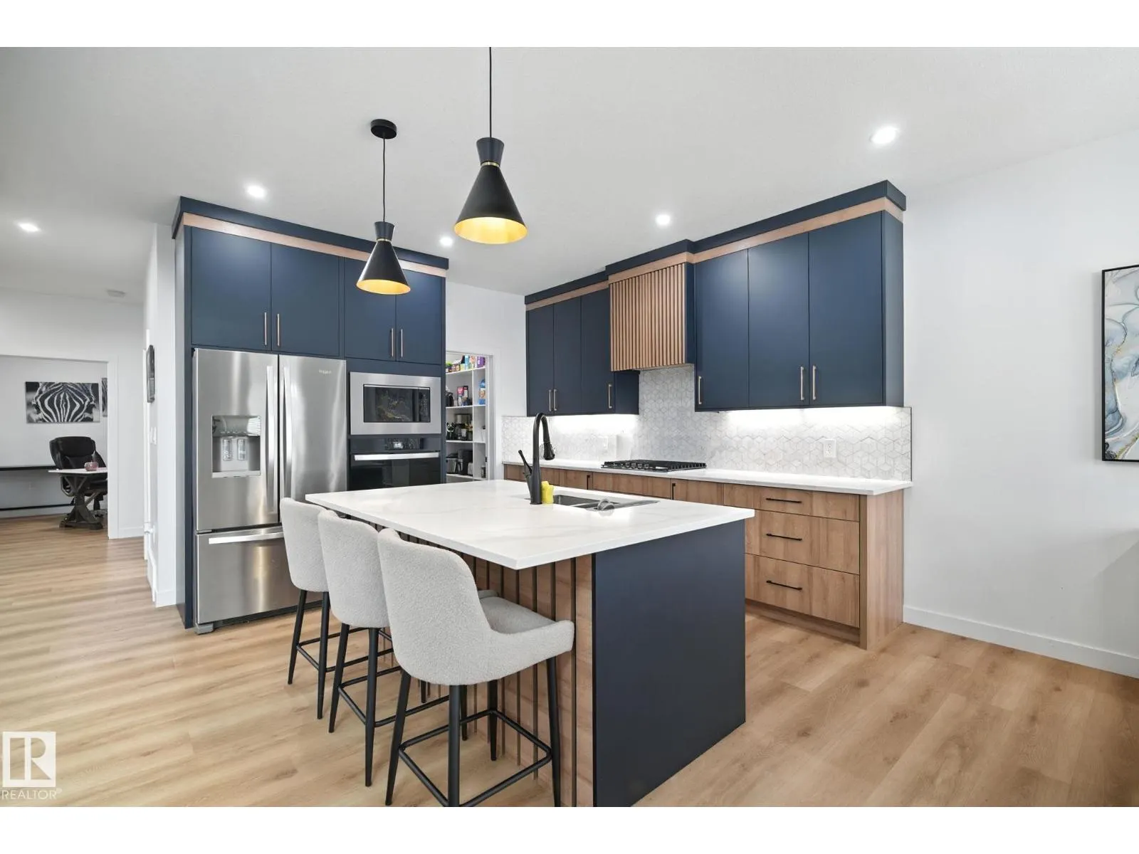 50 GRASSVIEW CR