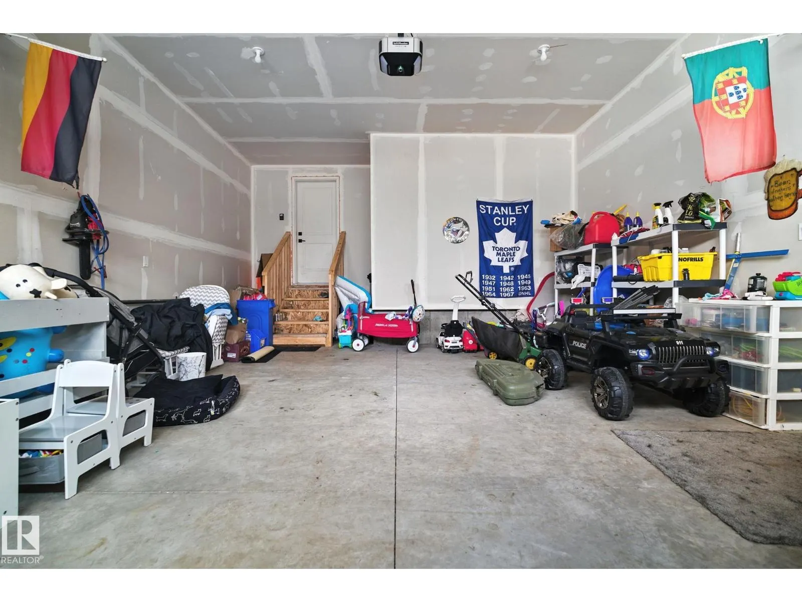 50 GRASSVIEW CR