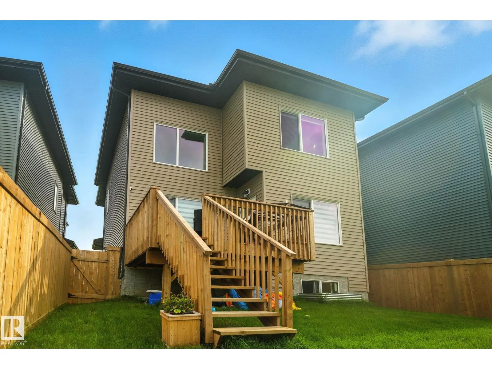 50 GRASSVIEW CR