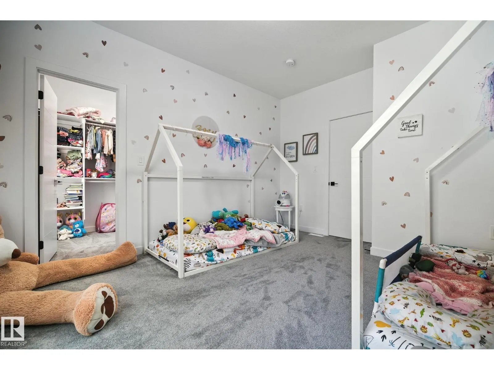 50 GRASSVIEW CR