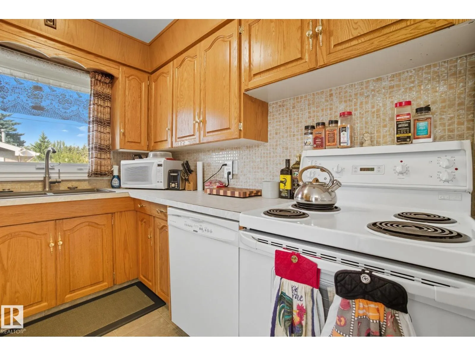 13612 135 ST NW