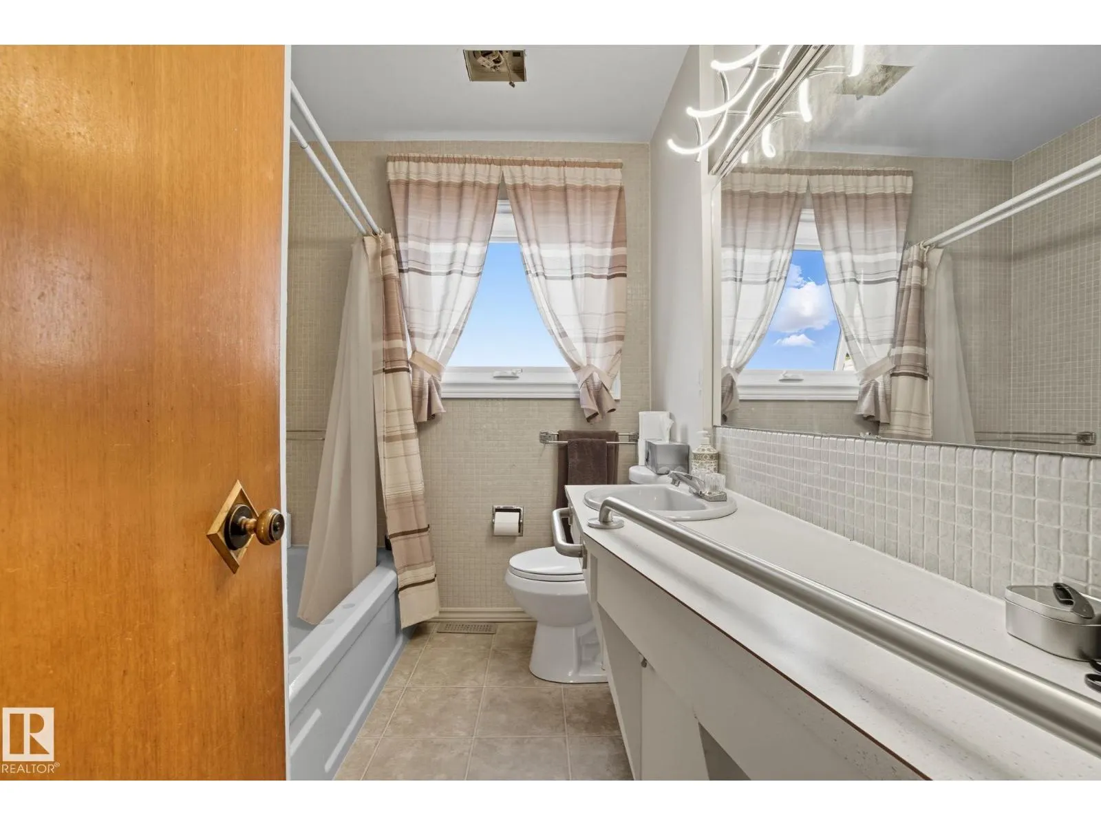13612 135 ST NW