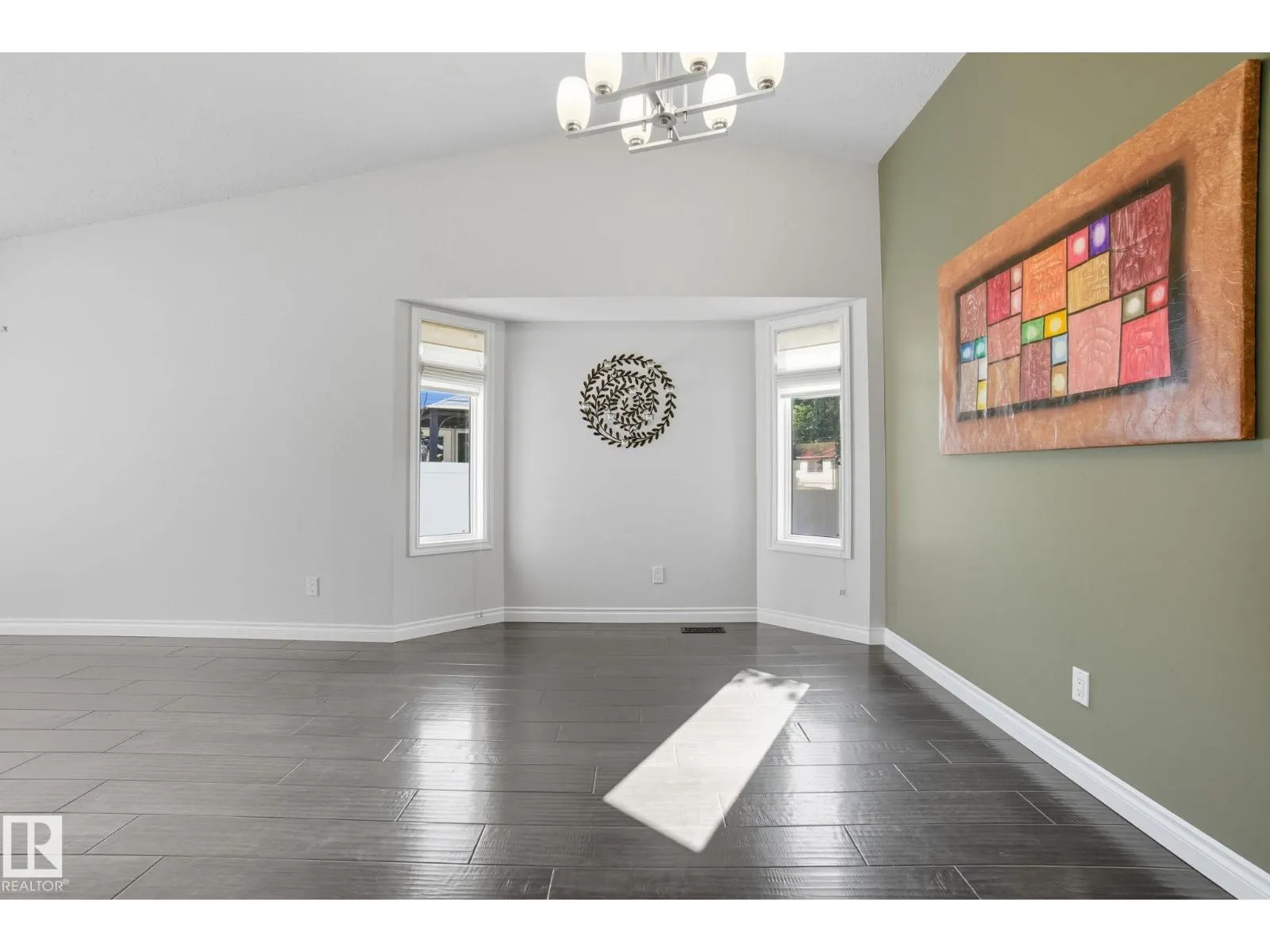 4003 18 AV NW