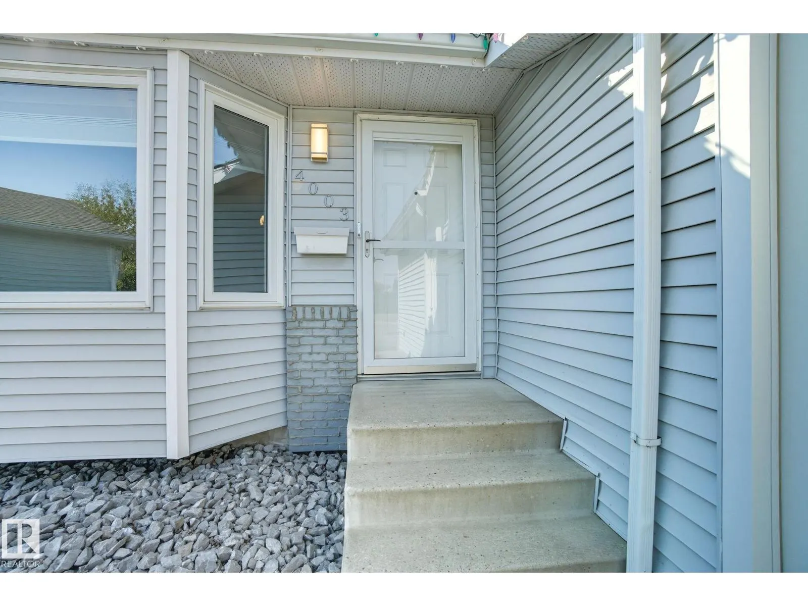 4003 18 AV NW