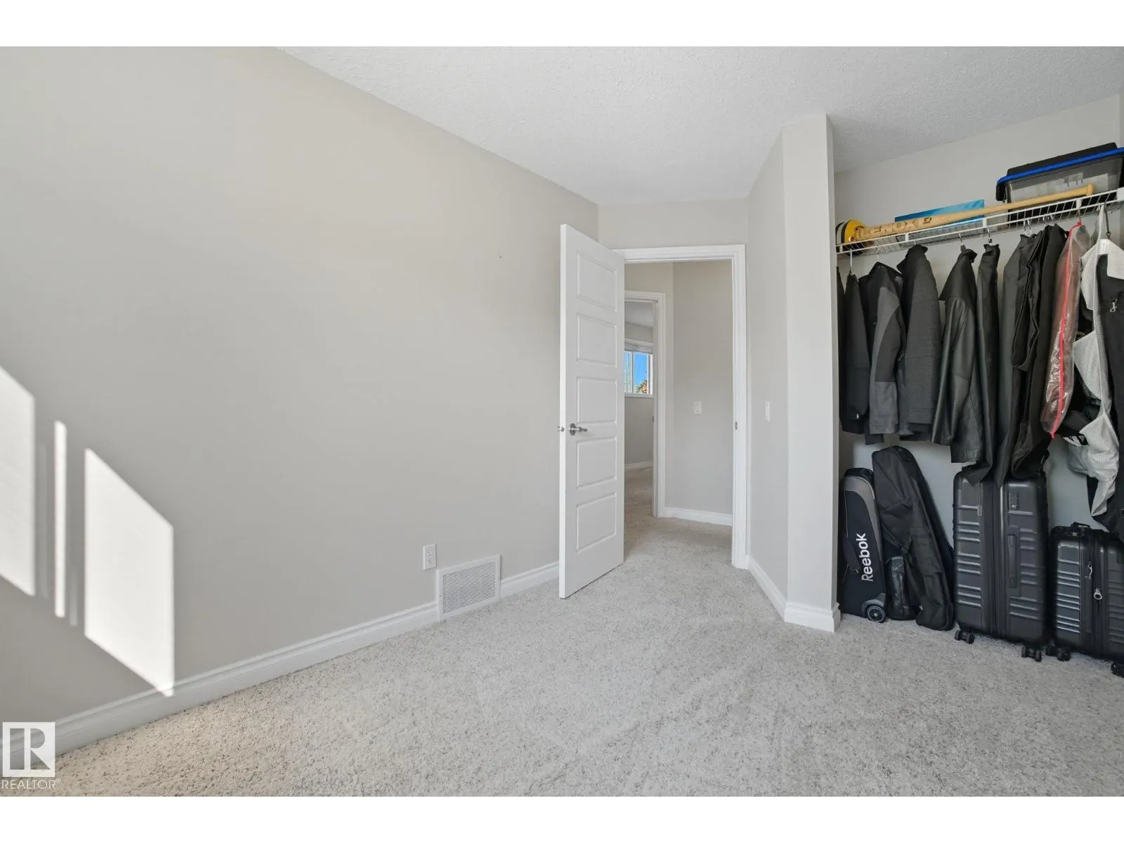 4003 18 AV NW