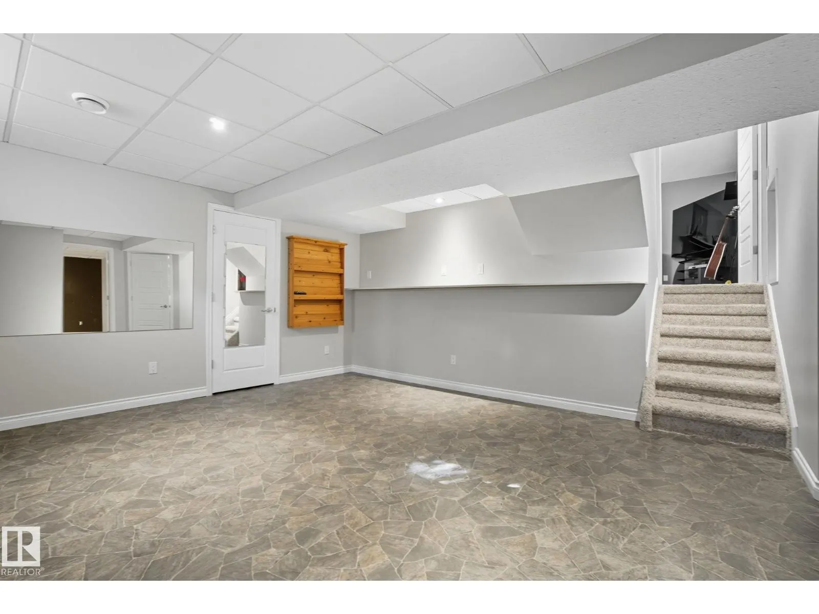 4003 18 AV NW
