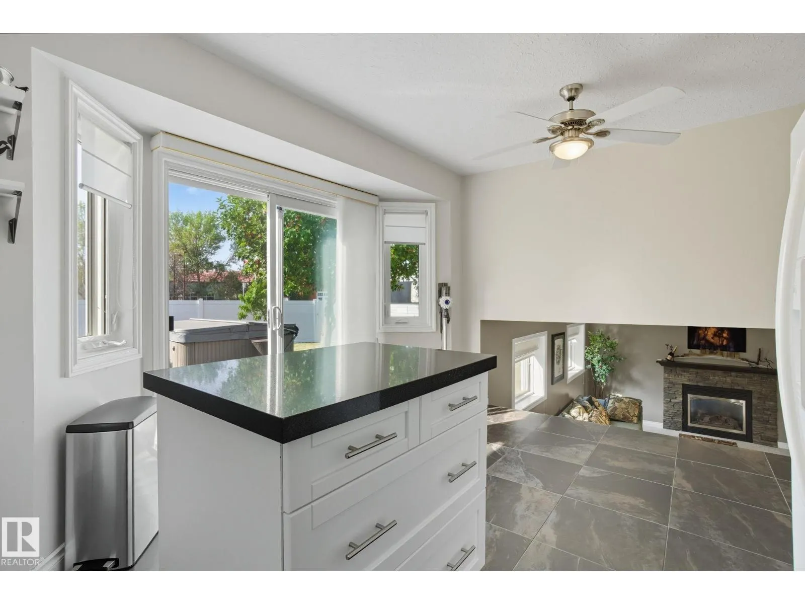 4003 18 AV NW