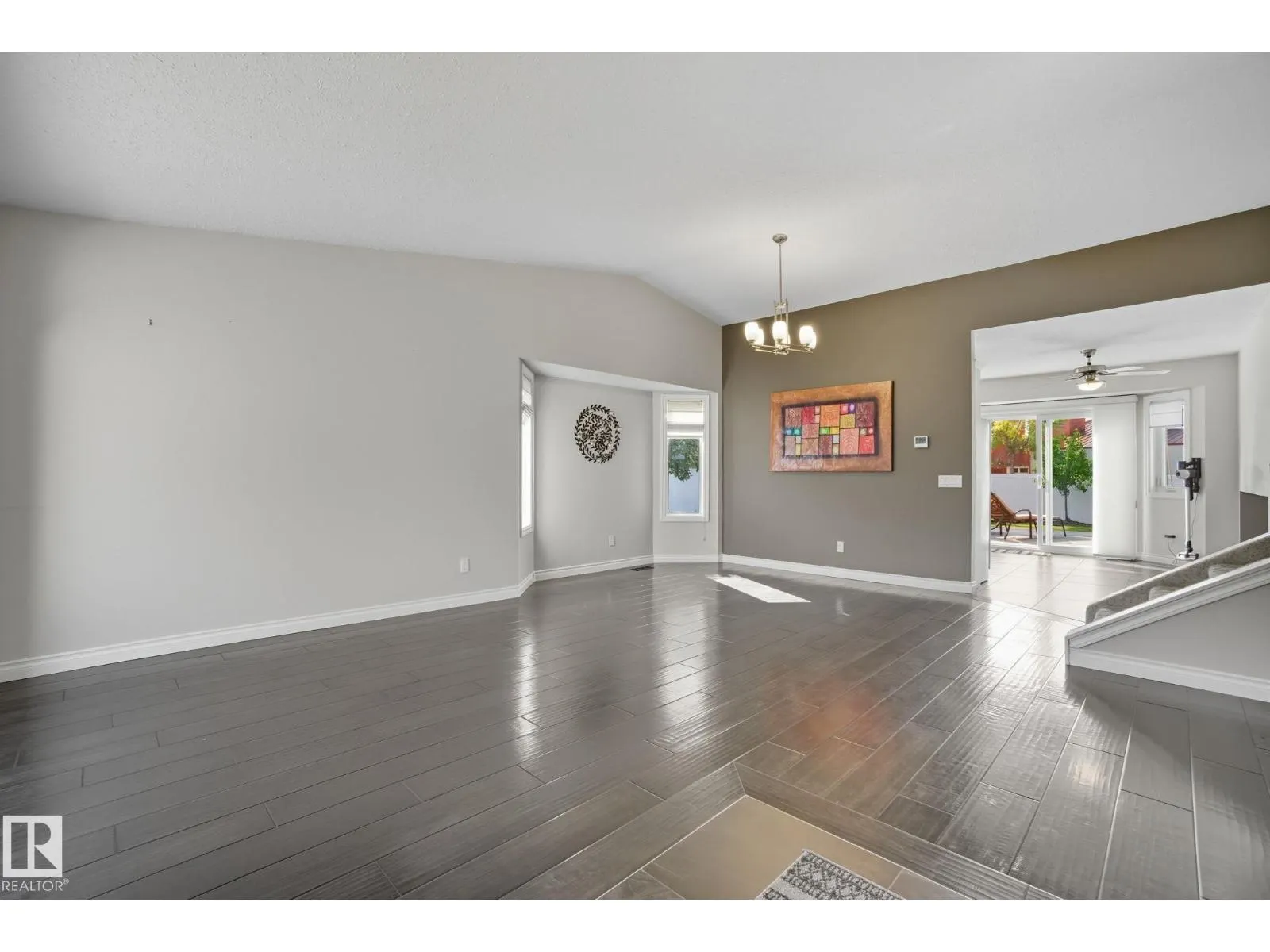 4003 18 AV NW