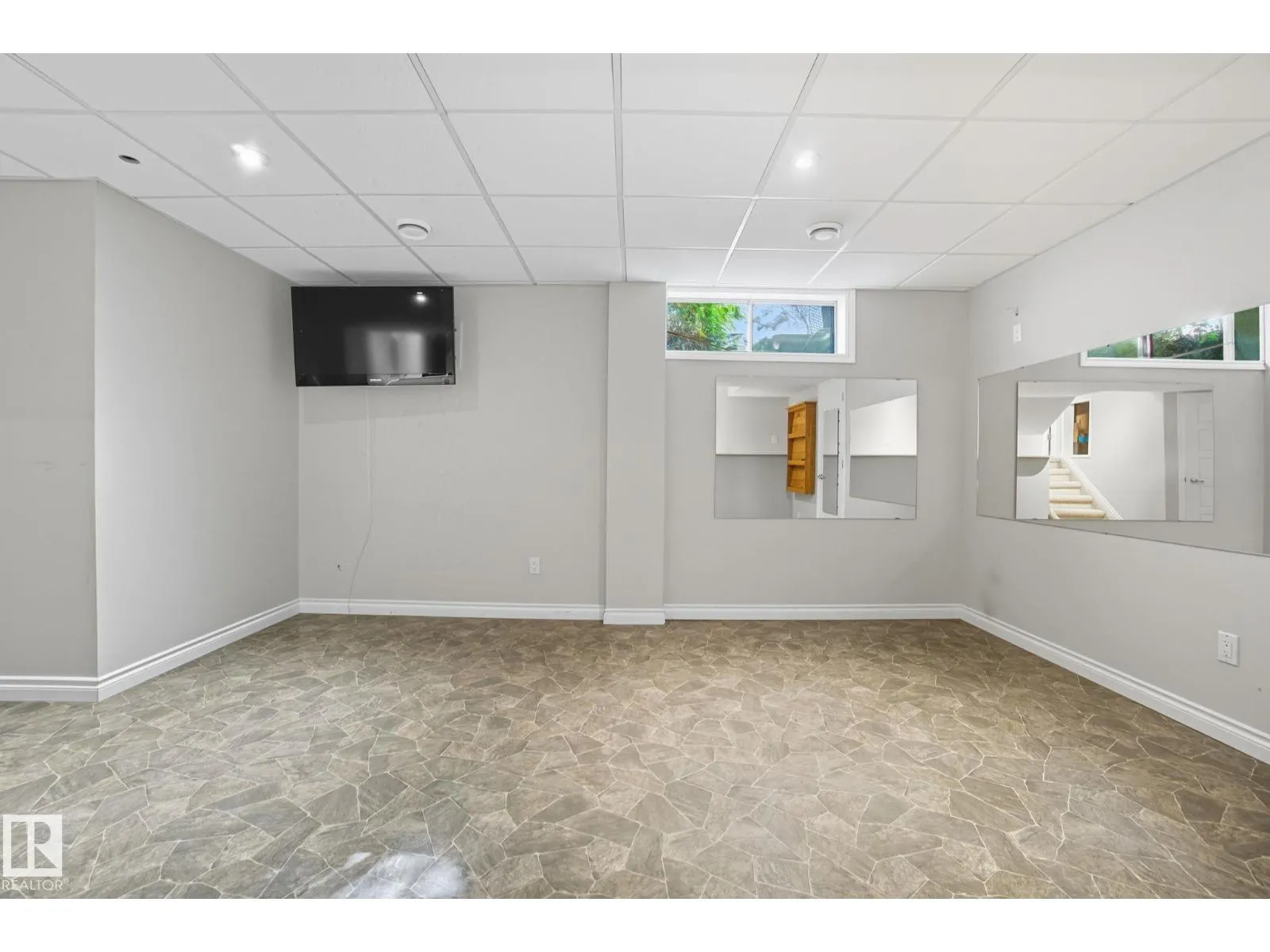4003 18 AV NW