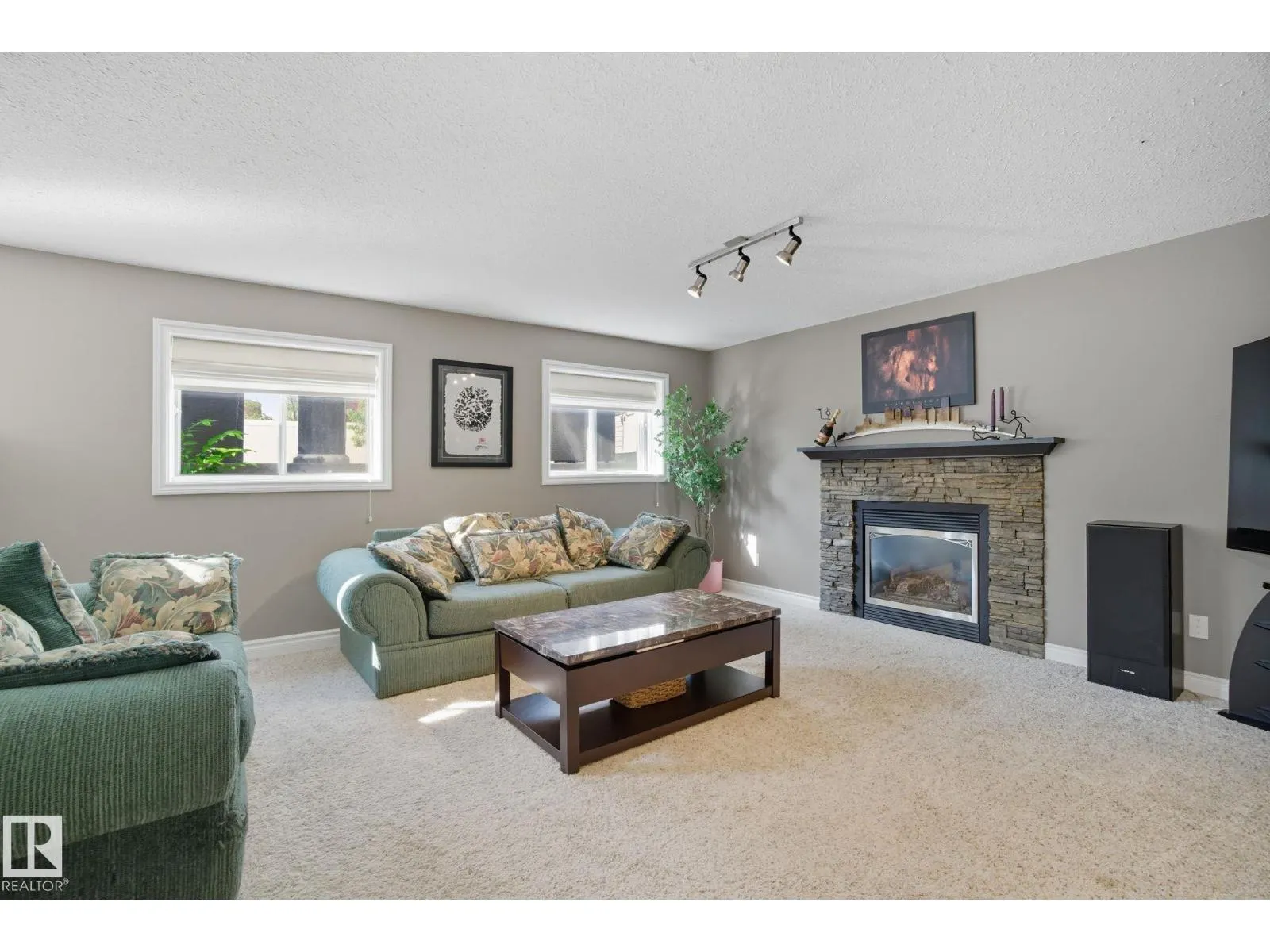 4003 18 AV NW