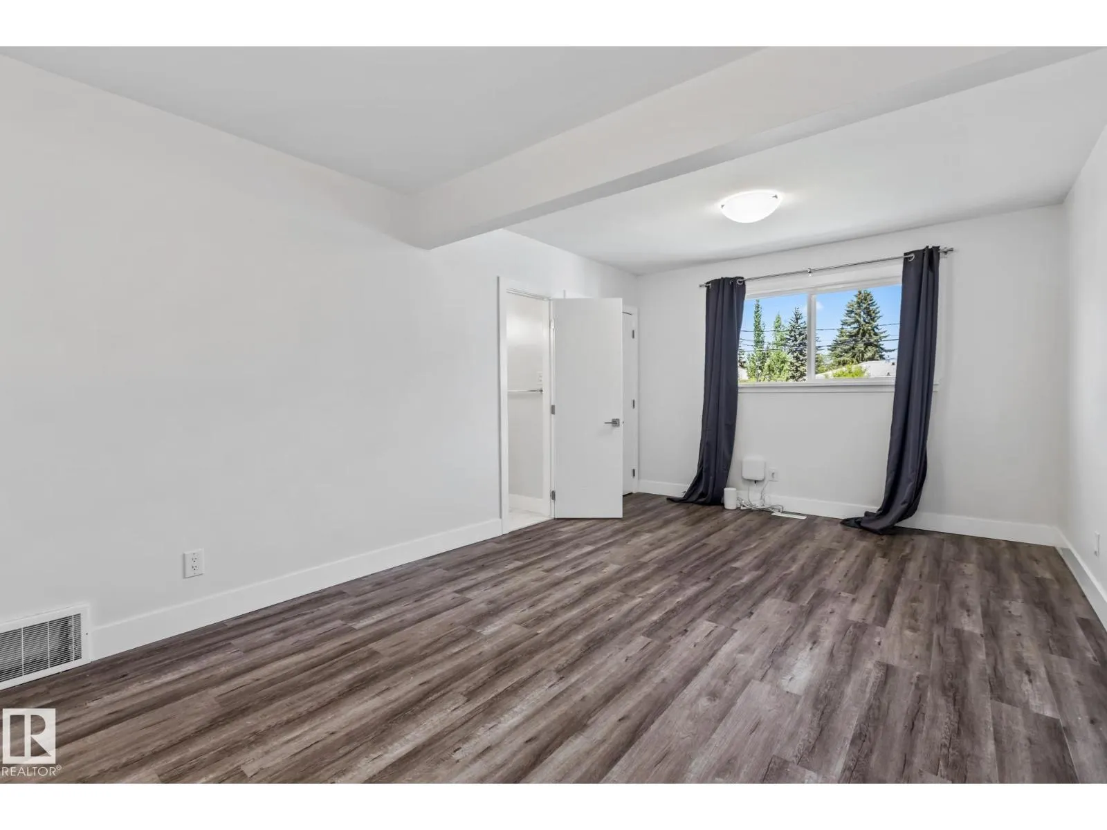 11420 112 AV NW