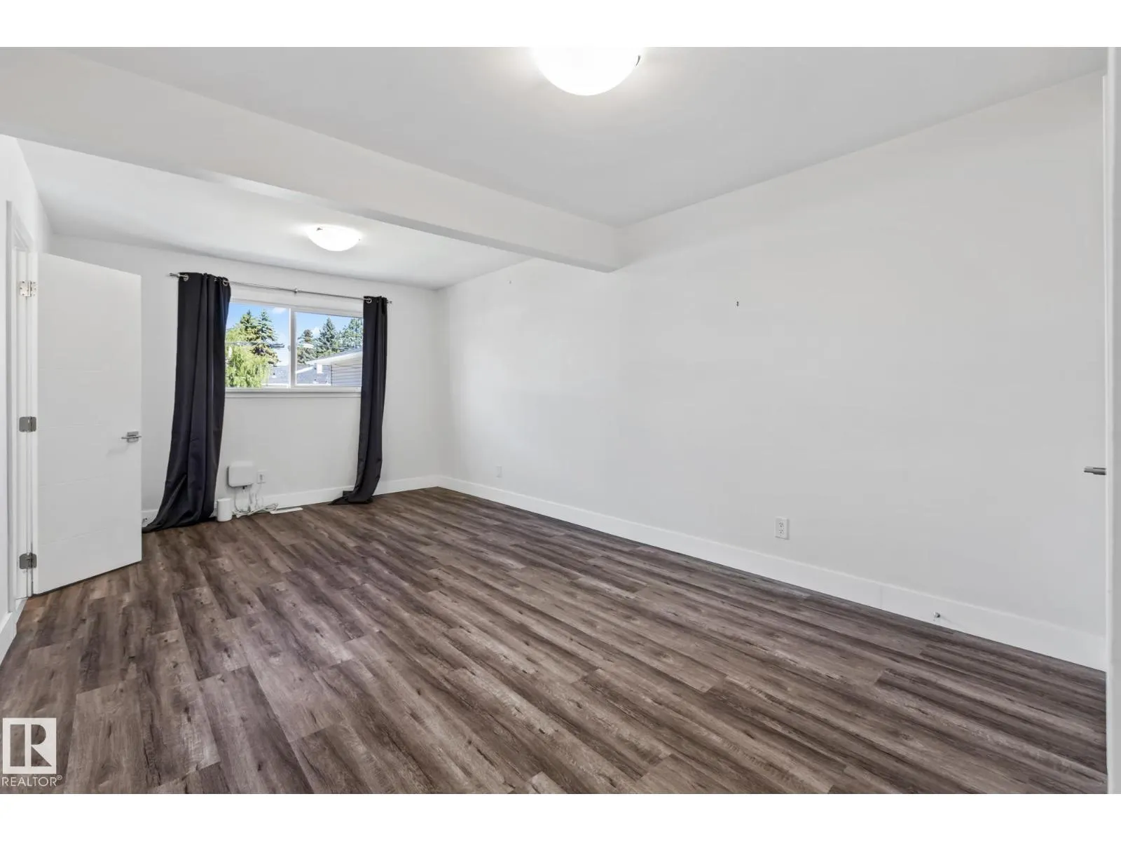 11420 112 AV NW