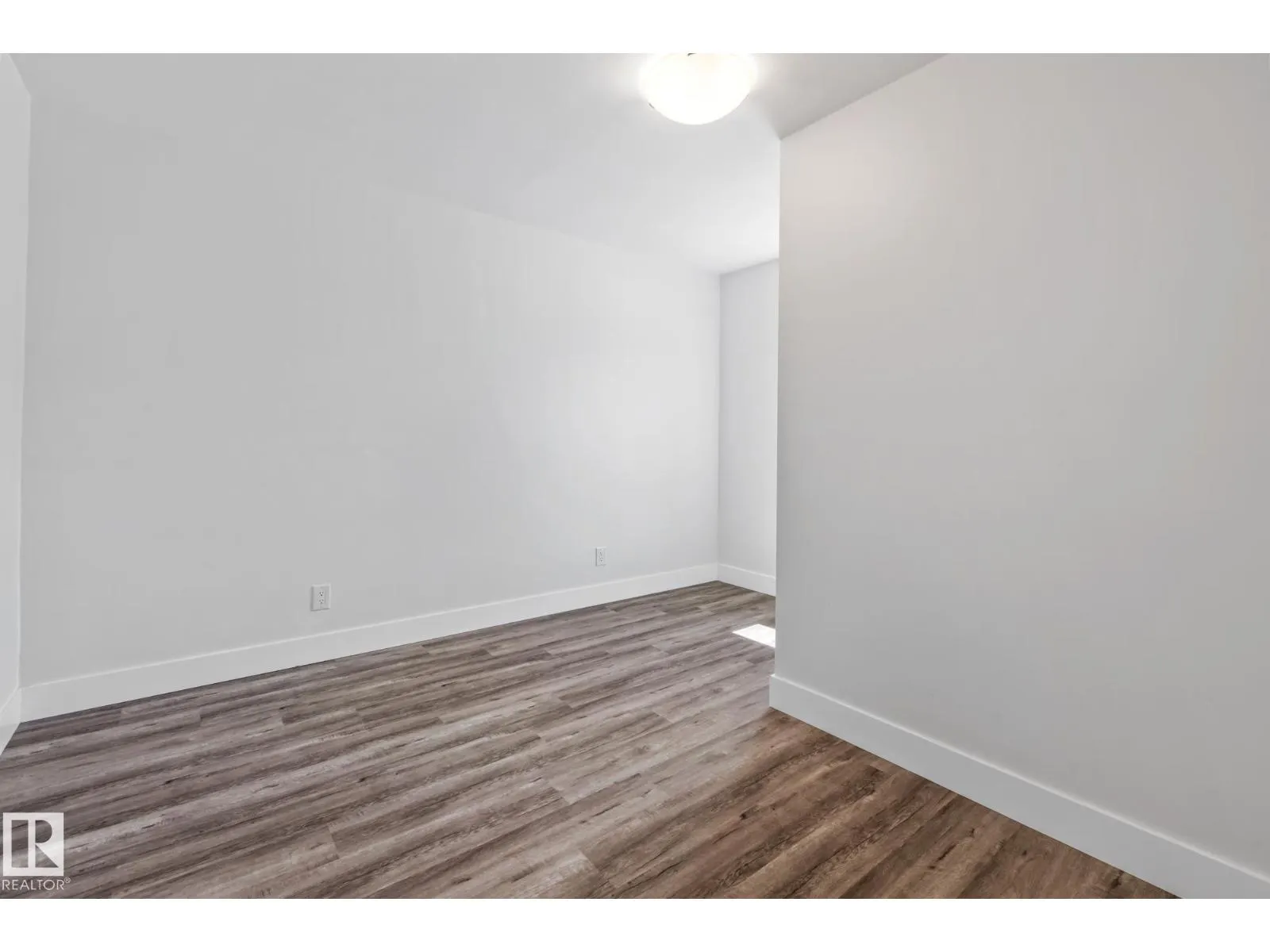 11420 112 AV NW