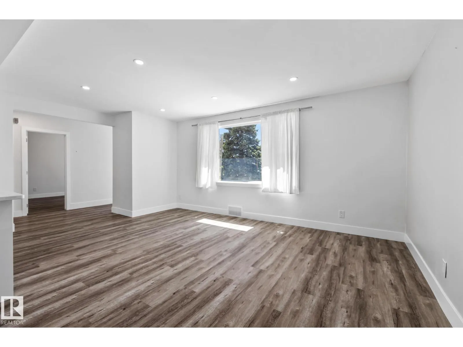 11420 112 AV NW