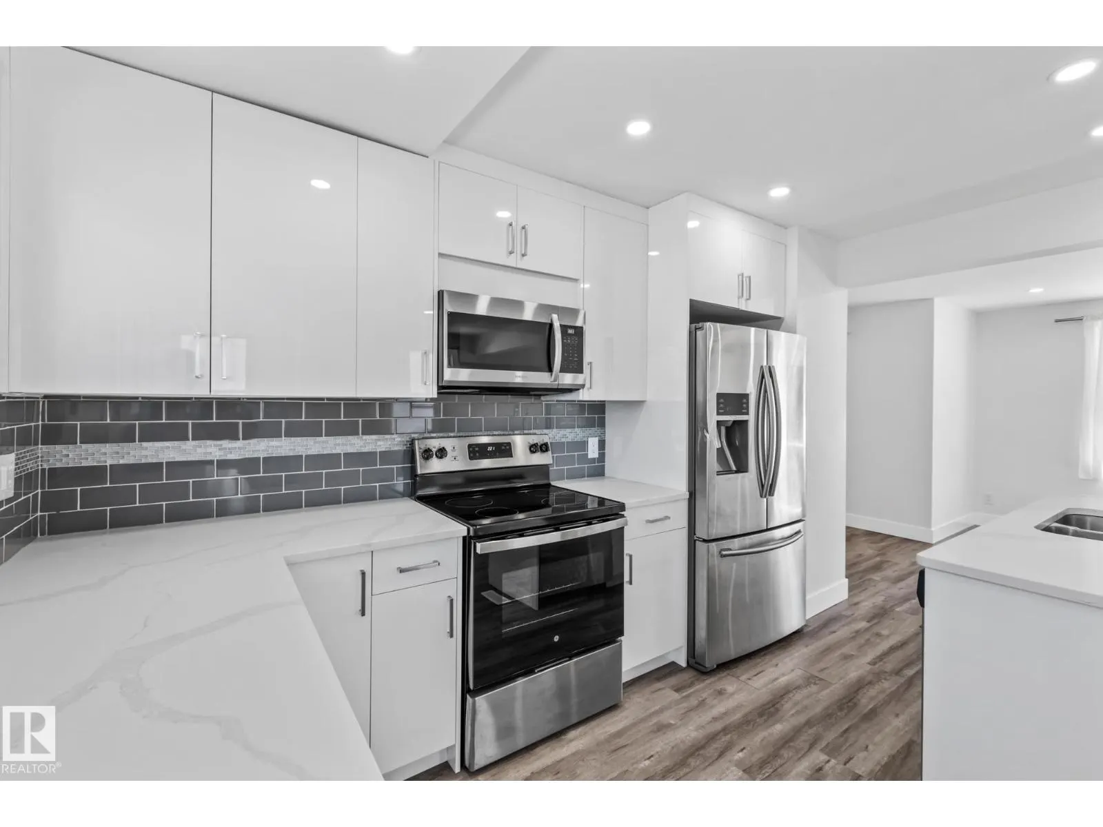 11420 112 AV NW