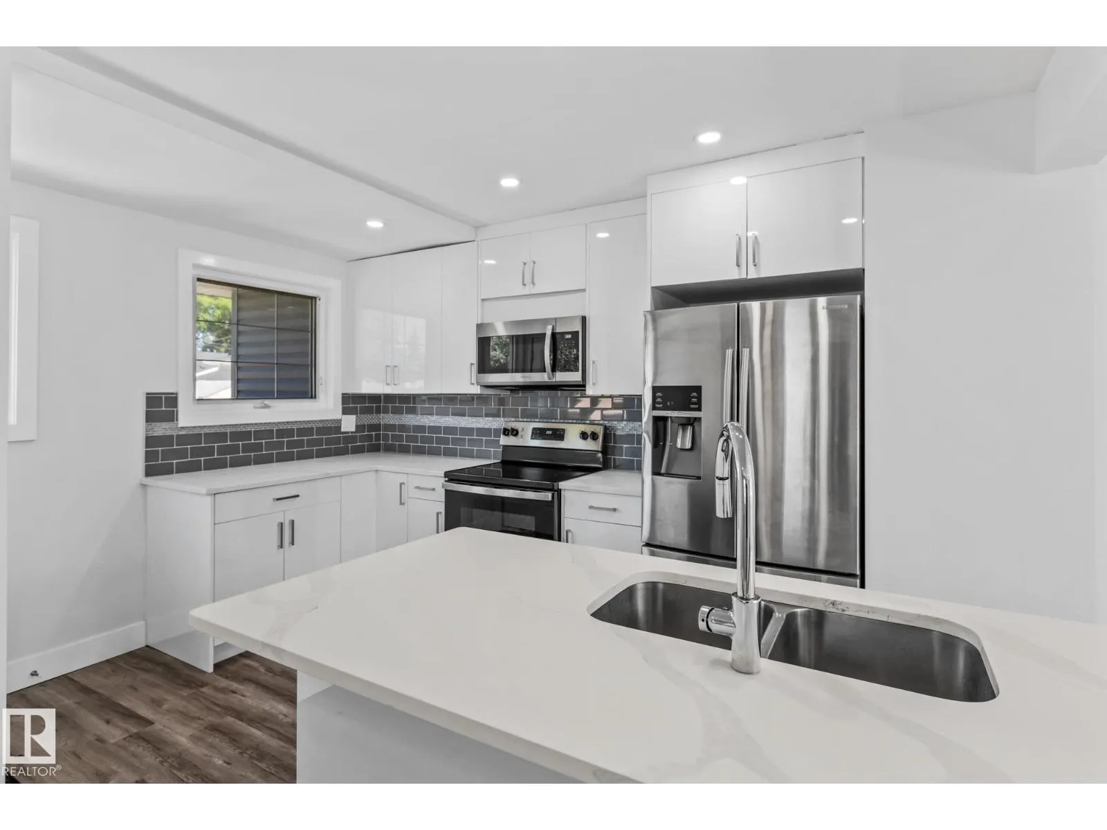 11420 112 AV NW