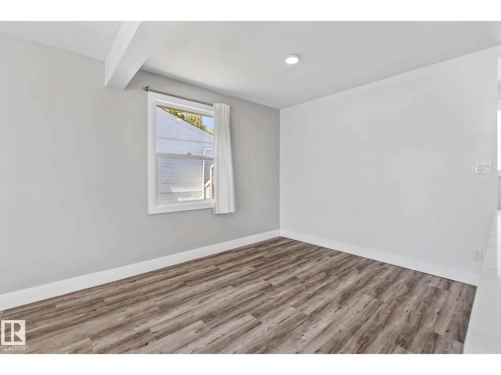 11420 112 AV NW