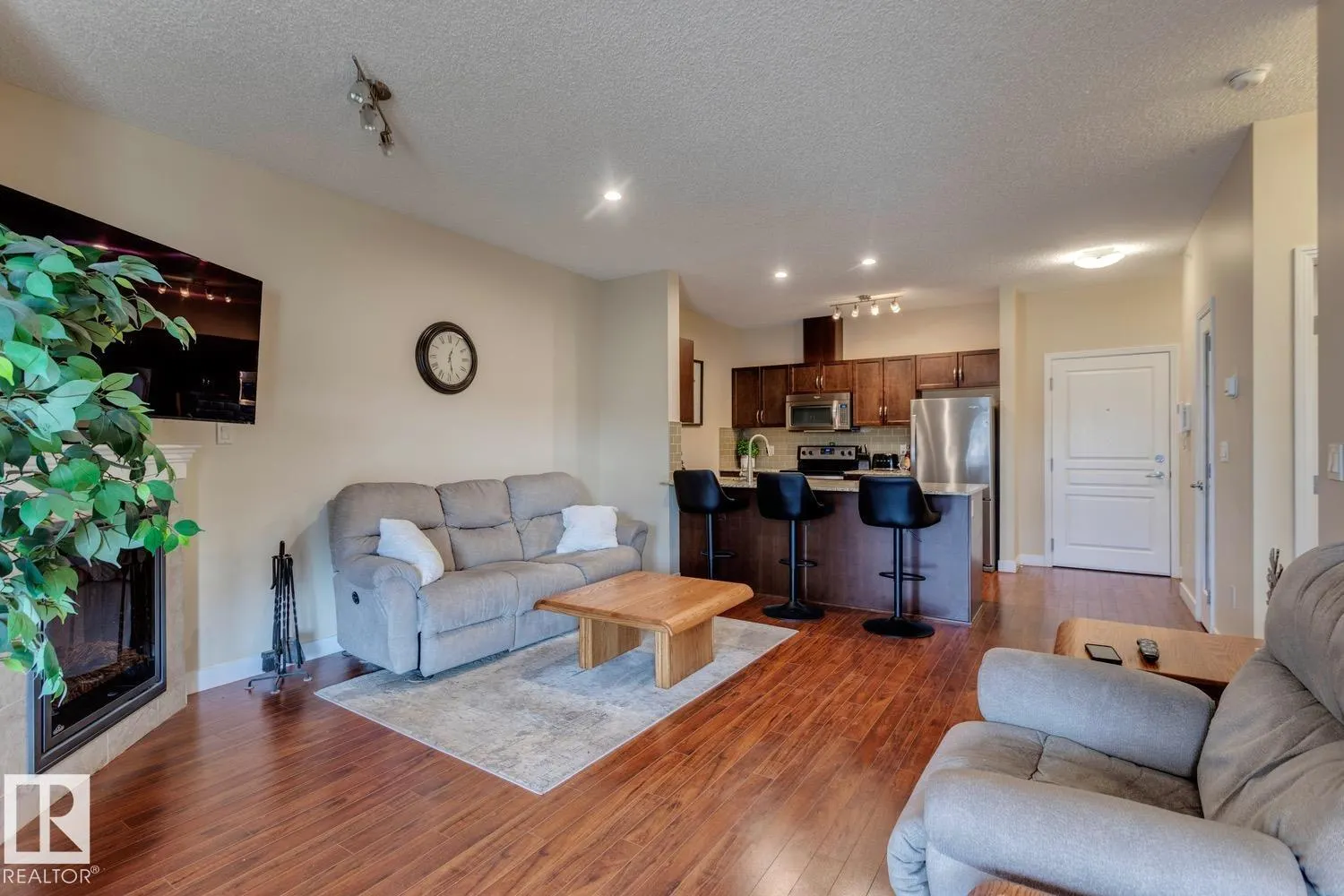 #426 2045 GRANTHAM CT NW